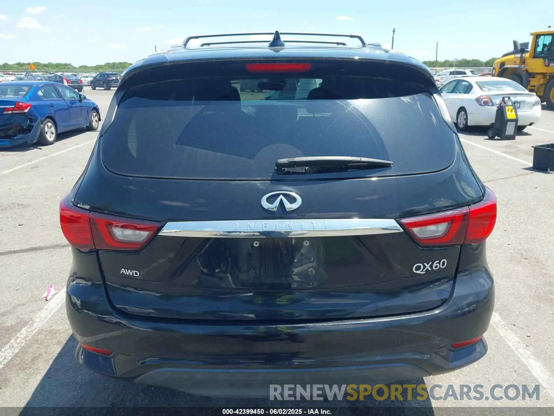 16 Photograph of a damaged car 5N1DL0MMXLC523627 INFINITI QX60 2020