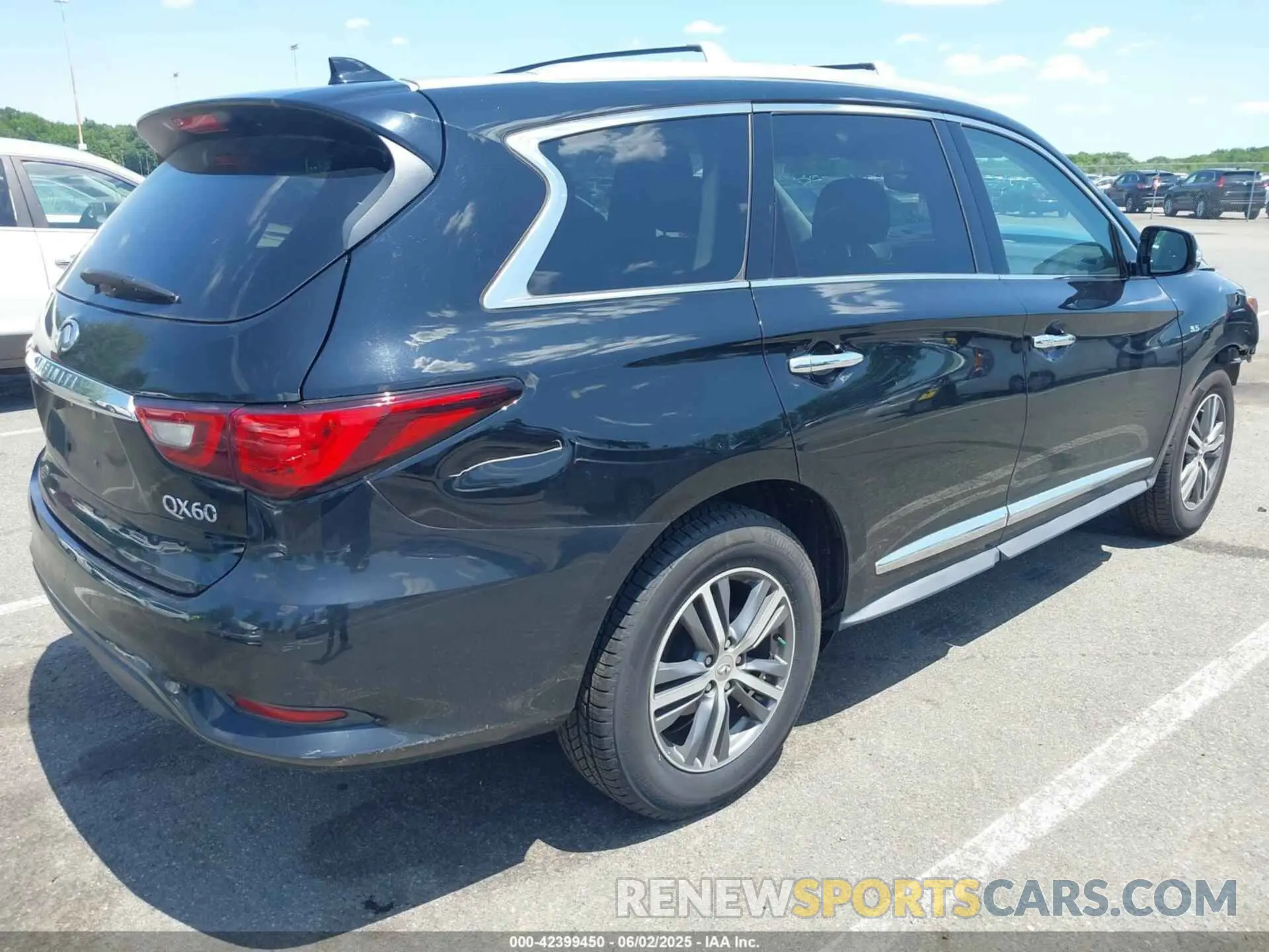 4 Photograph of a damaged car 5N1DL0MMXLC523627 INFINITI QX60 2020