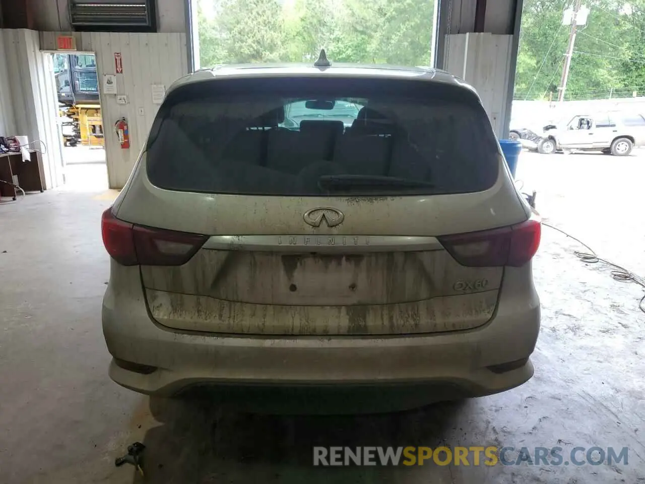 6 Photograph of a damaged car 5N1DL0MN0LC524245 INFINITI QX60 2020