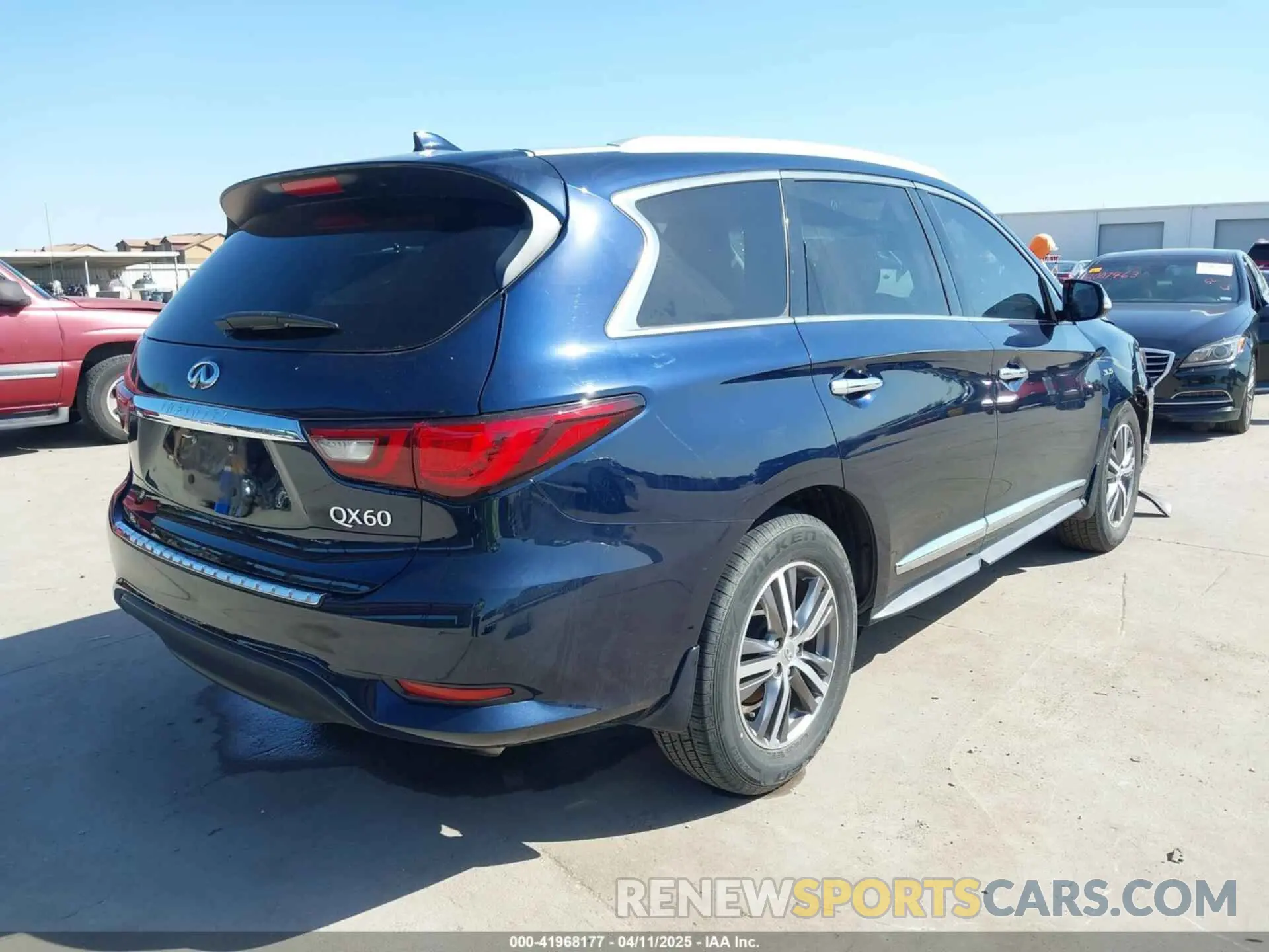 4 Photograph of a damaged car 5N1DL0MN1LC506501 INFINITI QX60 2020