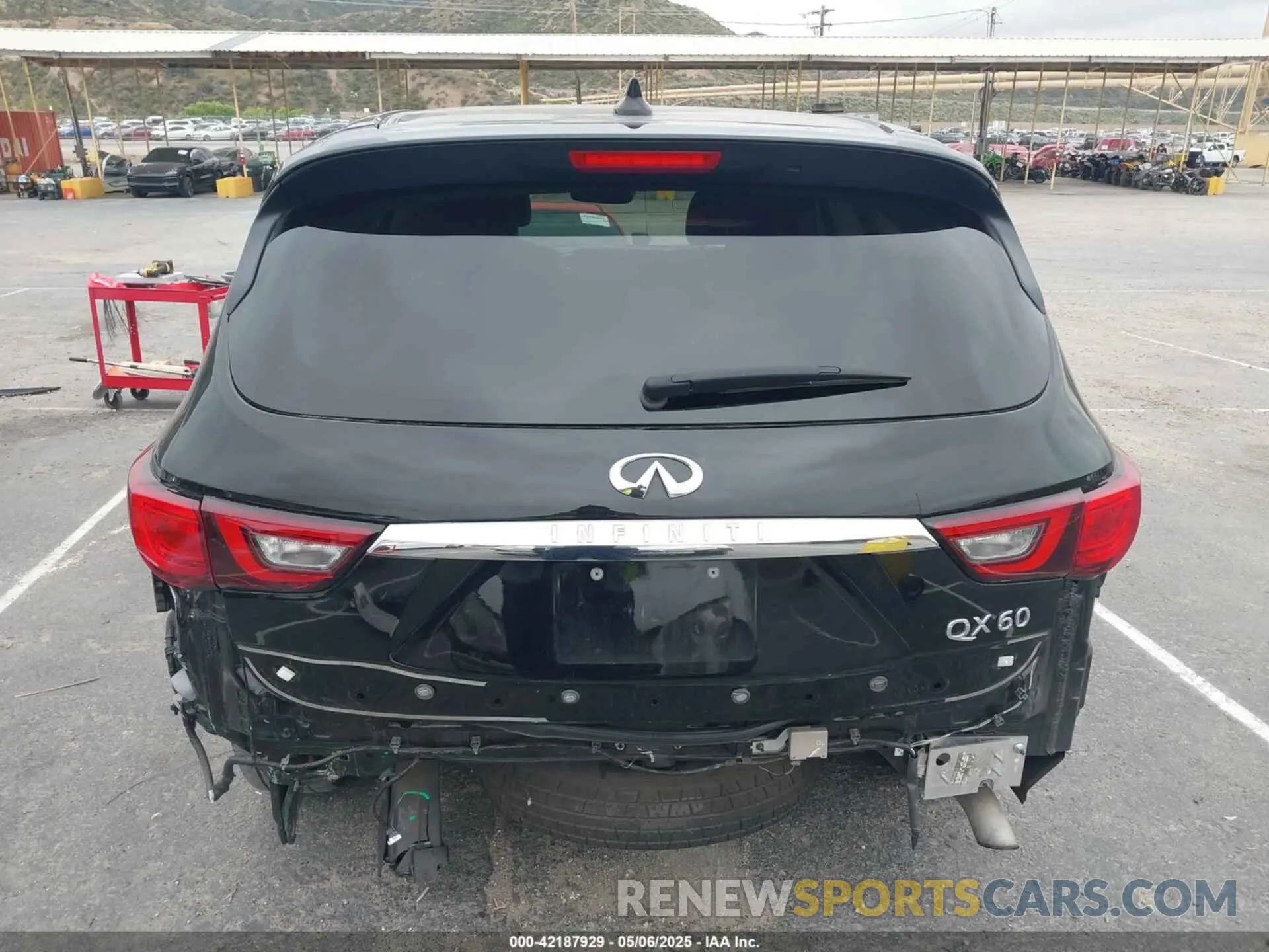 17 Photograph of a damaged car 5N1DL0MN2LC540608 INFINITI QX60 2020