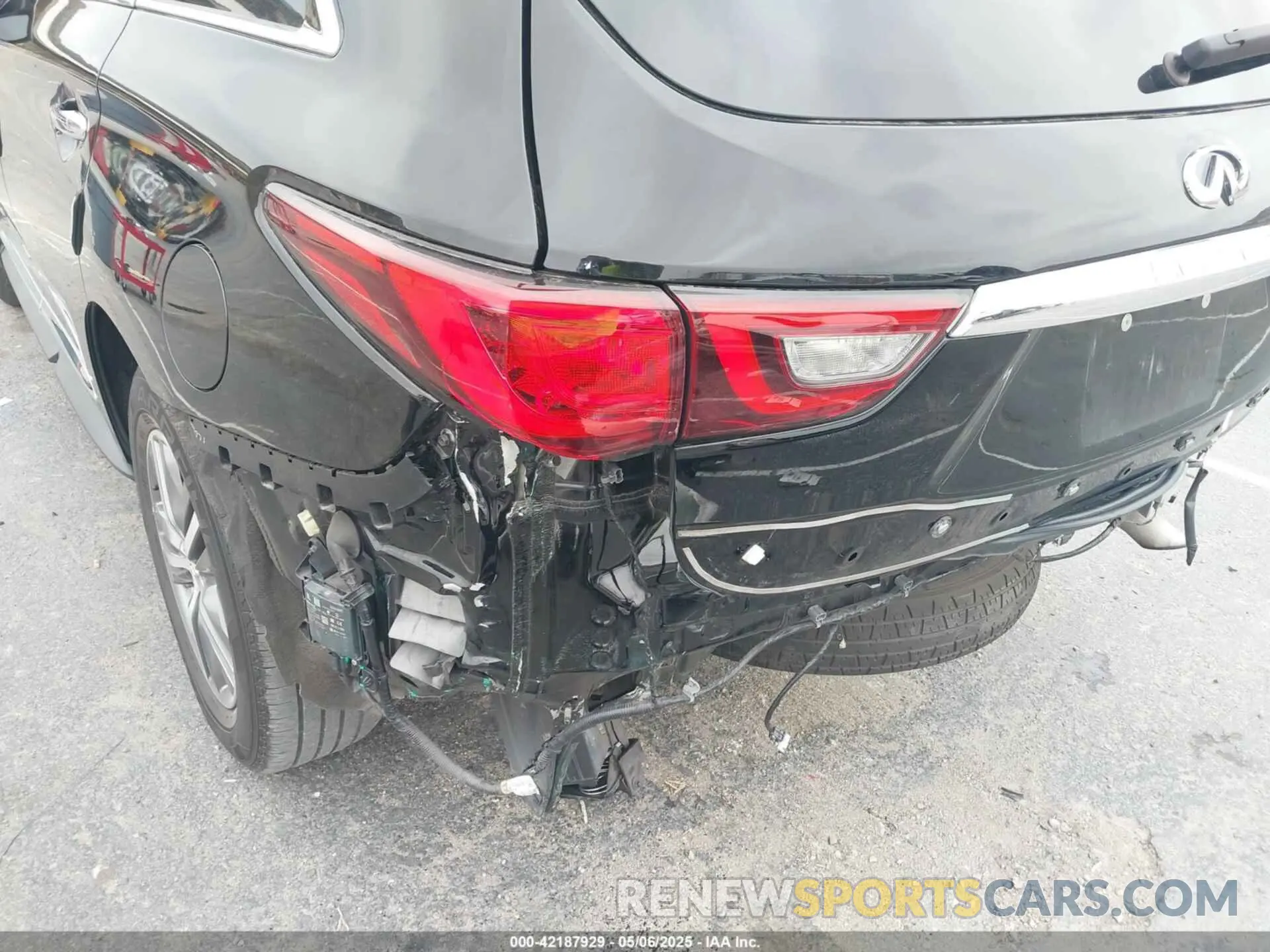 19 Photograph of a damaged car 5N1DL0MN2LC540608 INFINITI QX60 2020
