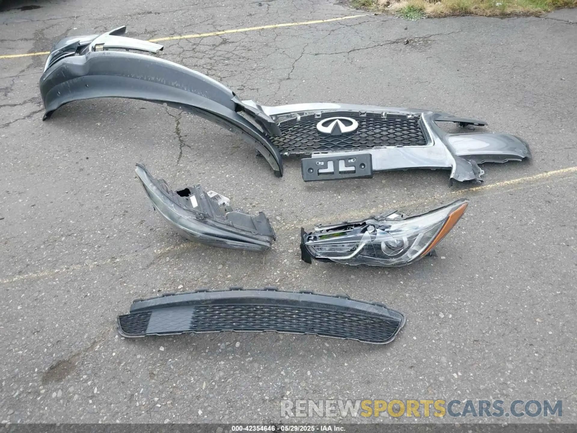 11 Photograph of a damaged car 5N1DL0MN3LC511165 INFINITI QX60 2020