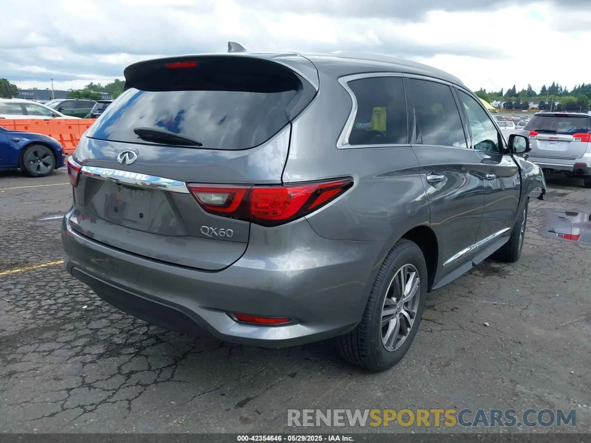 4 Photograph of a damaged car 5N1DL0MN3LC511165 INFINITI QX60 2020
