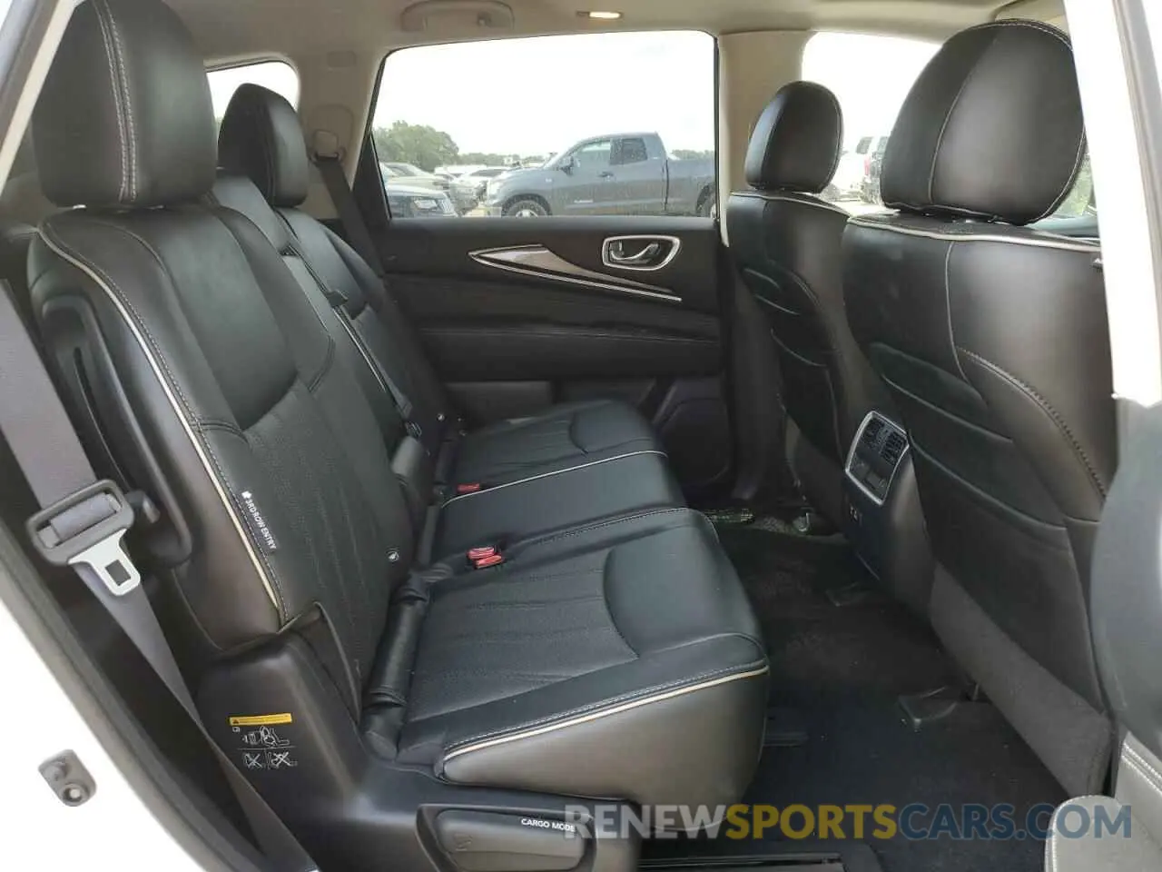 11 Photograph of a damaged car 5N1DL0MN3LC521520 INFINITI QX60 2020