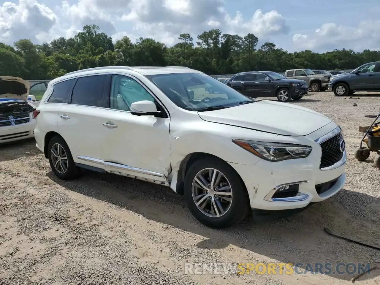 4 Photograph of a damaged car 5N1DL0MN3LC521520 INFINITI QX60 2020