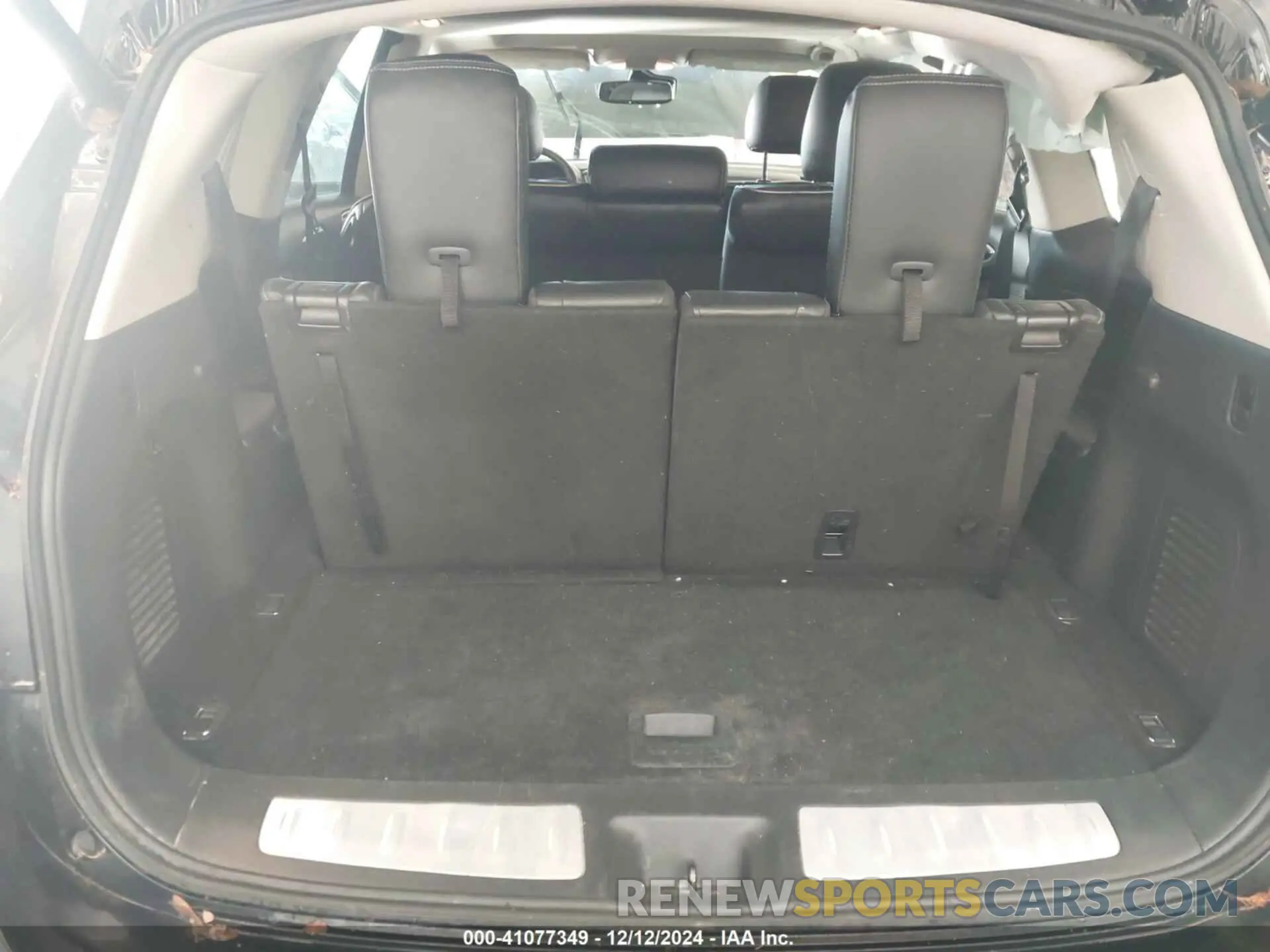 18 Photograph of a damaged car 5N1DL0MN3LC533814 INFINITI QX60 2020