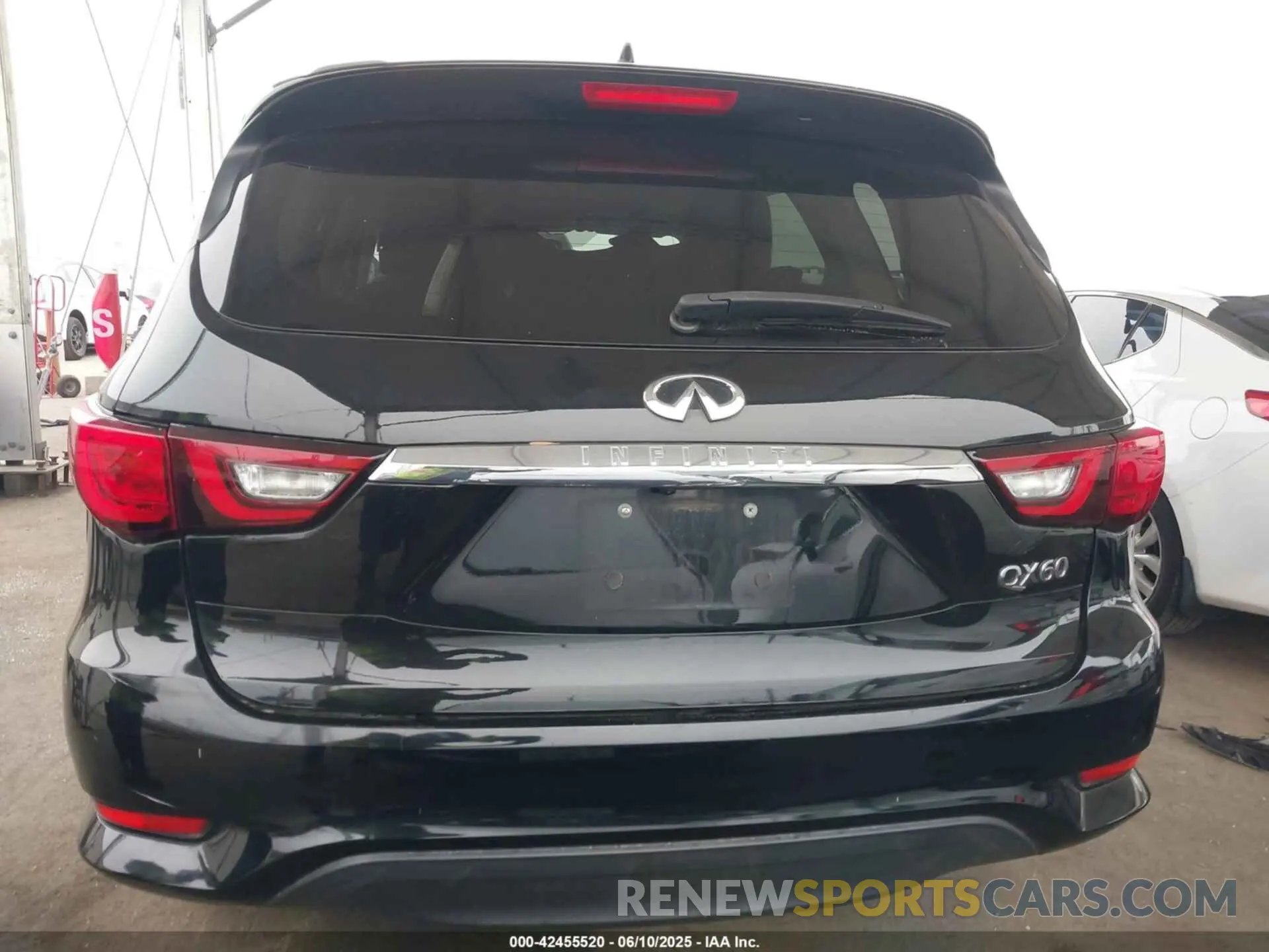 17 Photograph of a damaged car 5N1DL0MN5LC504329 INFINITI QX60 2020