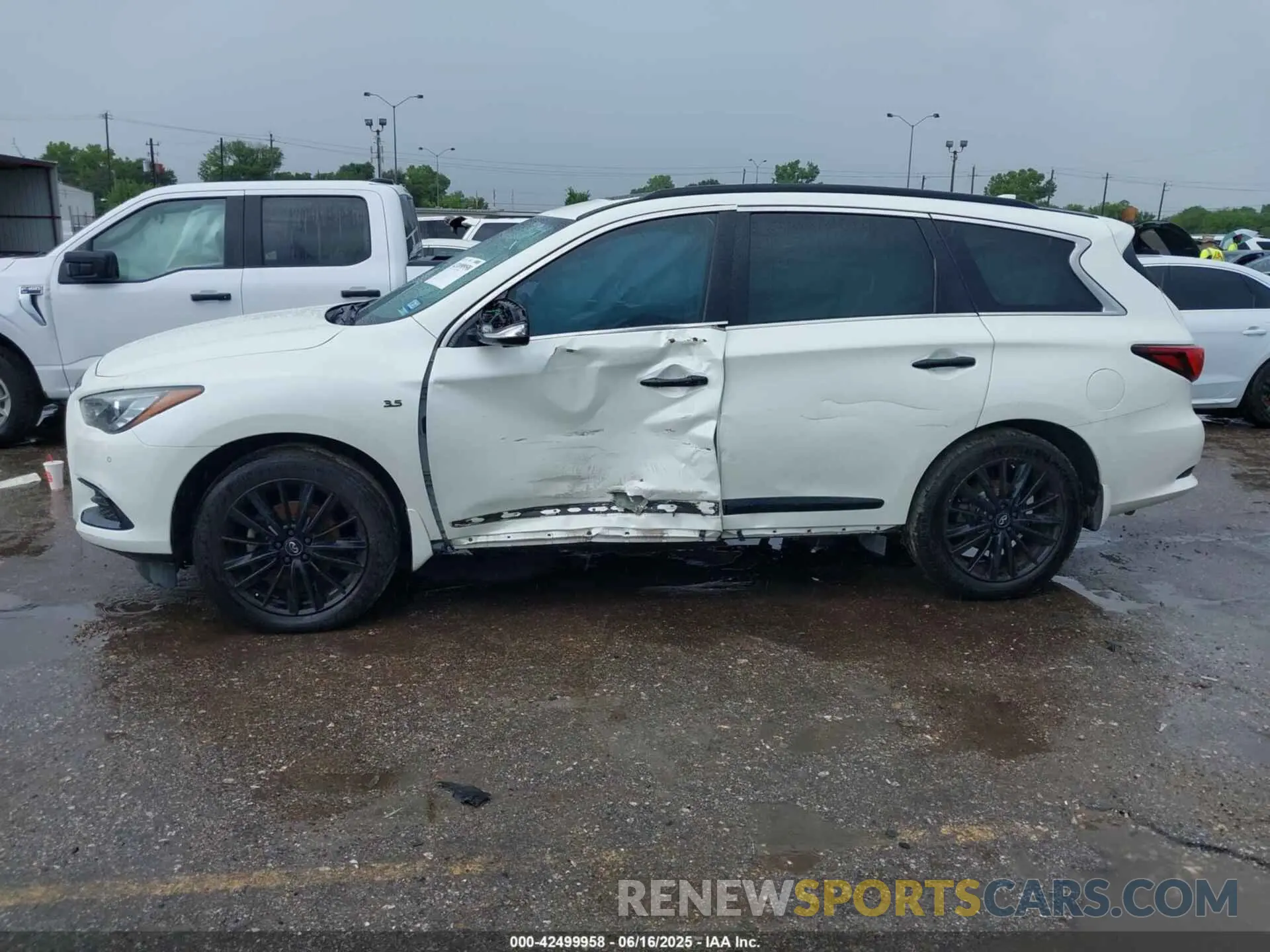 14 Photograph of a damaged car 5N1DL0MN6LC523391 INFINITI QX60 2020