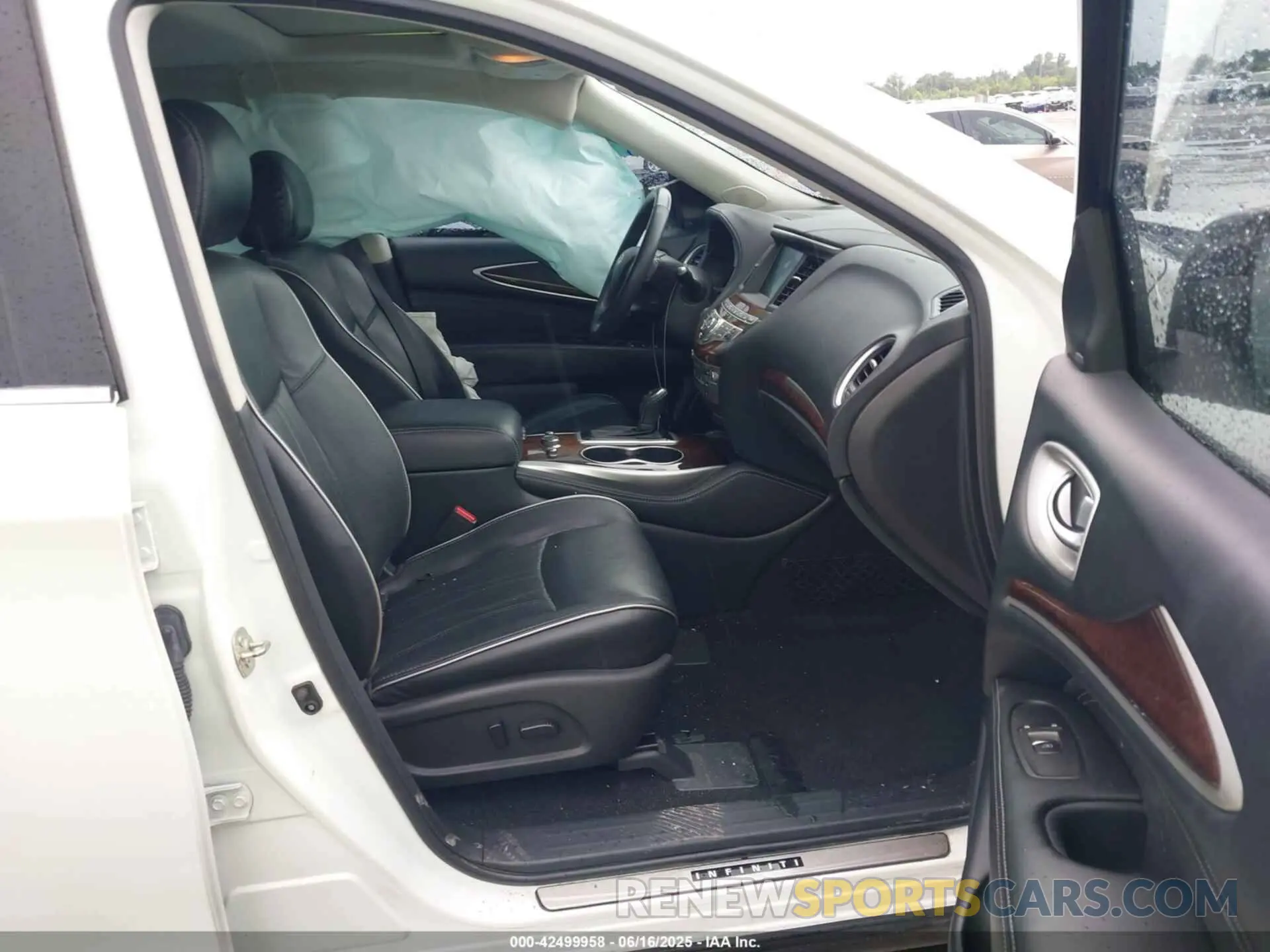 5 Photograph of a damaged car 5N1DL0MN6LC523391 INFINITI QX60 2020