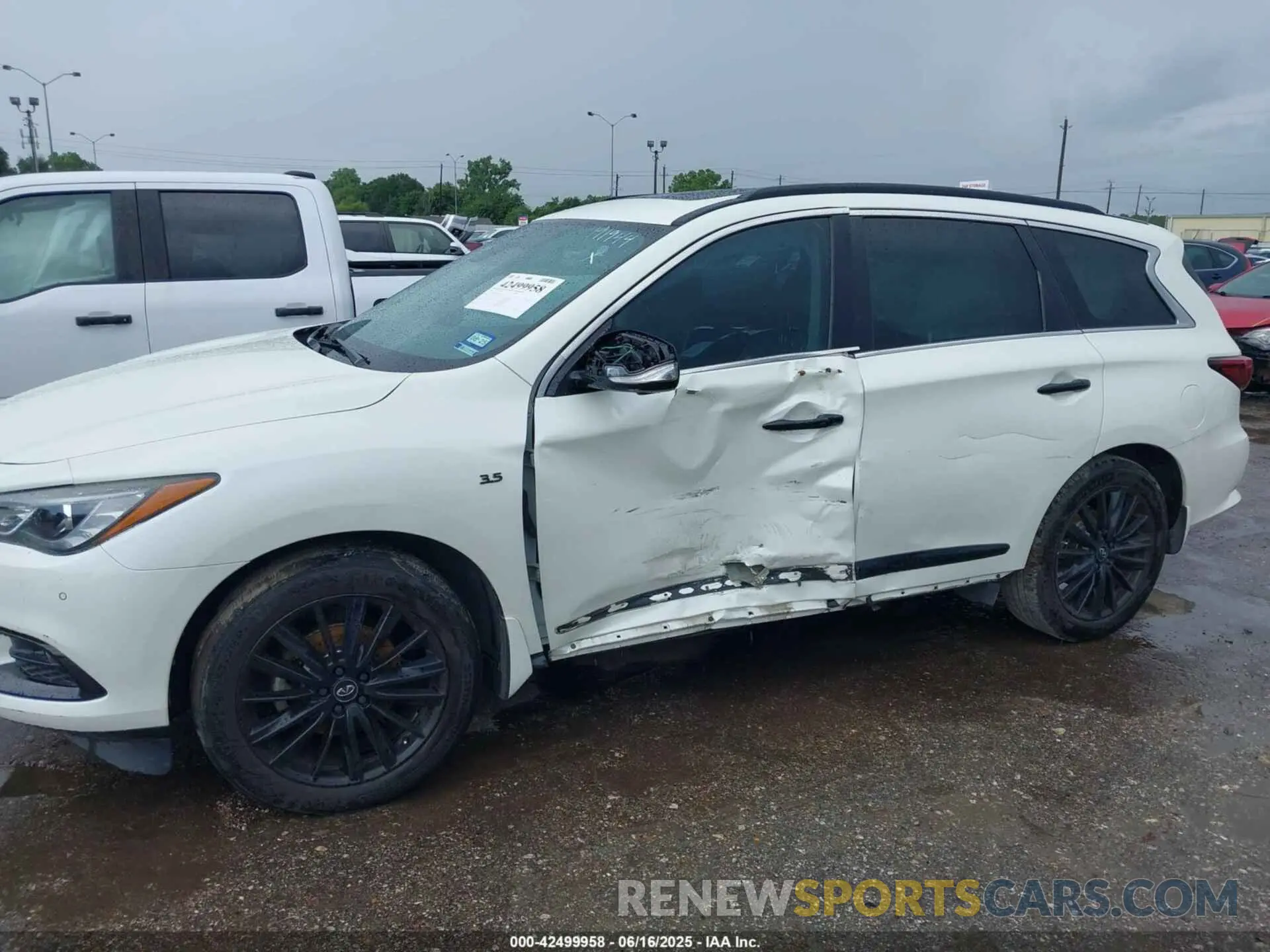 6 Photograph of a damaged car 5N1DL0MN6LC523391 INFINITI QX60 2020
