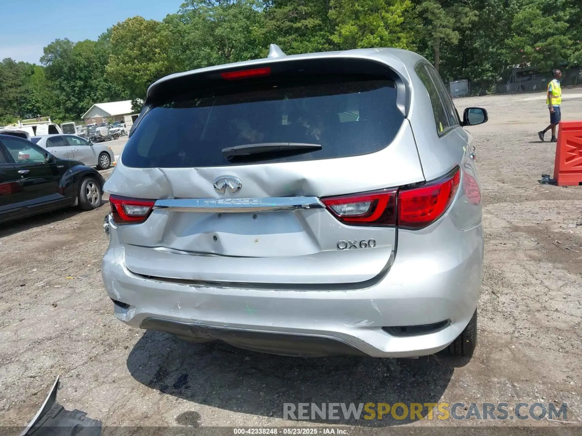 17 Photograph of a damaged car 5N1DL0MN7LC529460 INFINITI QX60 2020