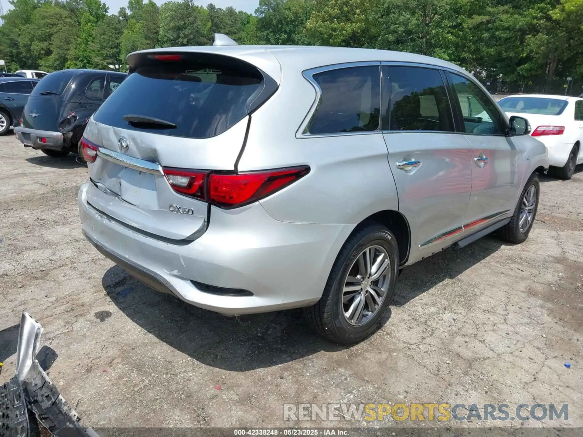 4 Photograph of a damaged car 5N1DL0MN7LC529460 INFINITI QX60 2020