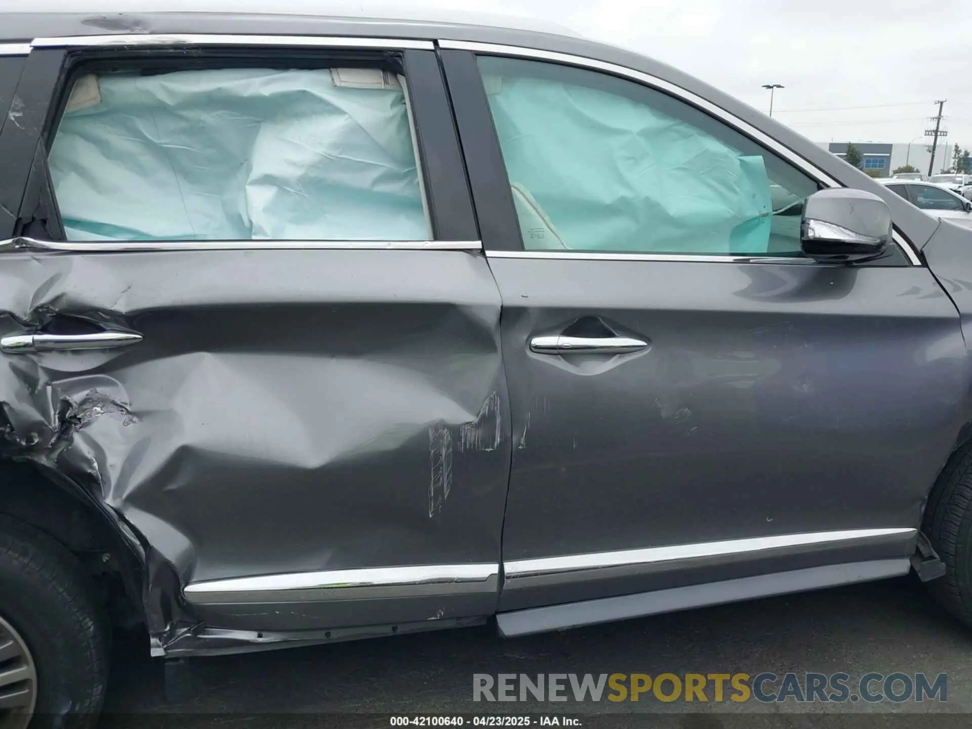 13 Photograph of a damaged car 5N1DL0MN8LC509198 INFINITI QX60 2020