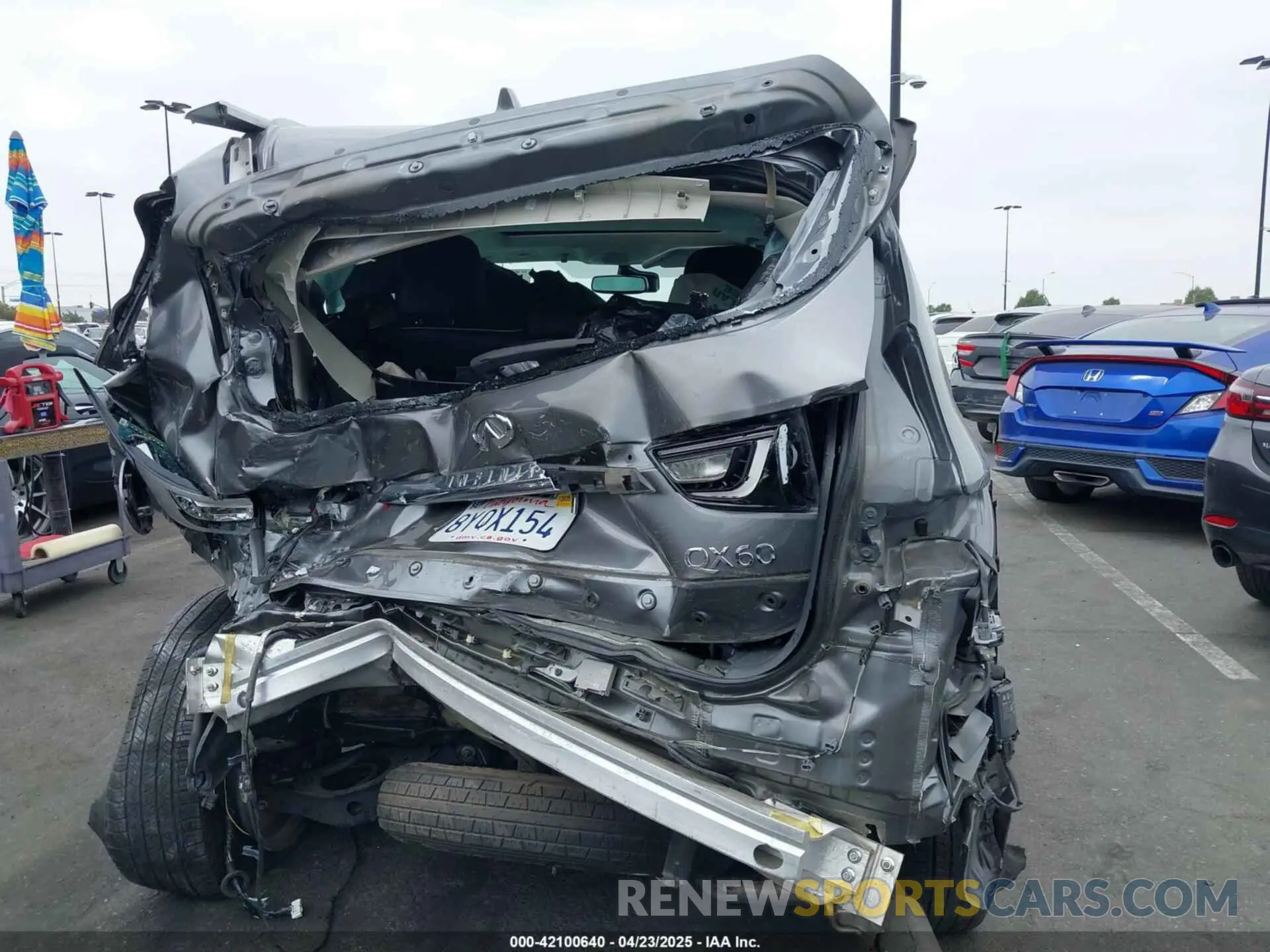 16 Photograph of a damaged car 5N1DL0MN8LC509198 INFINITI QX60 2020
