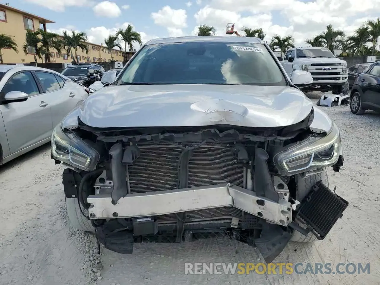 5 Photograph of a damaged car 5N1DL0MN9LC527838 INFINITI QX60 2020