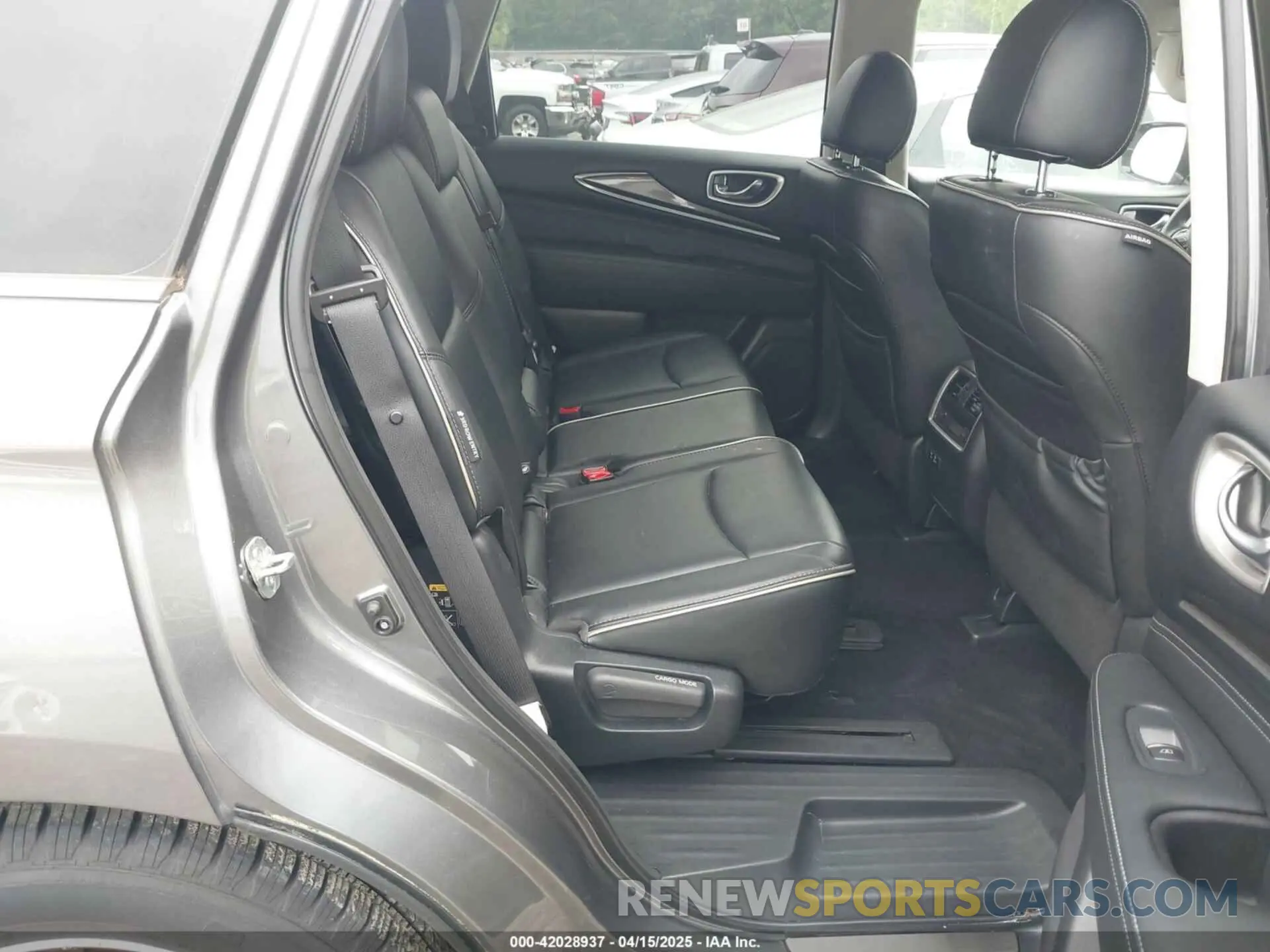 8 Photograph of a damaged car 5N1DL0MN9LC538922 INFINITI QX60 2020