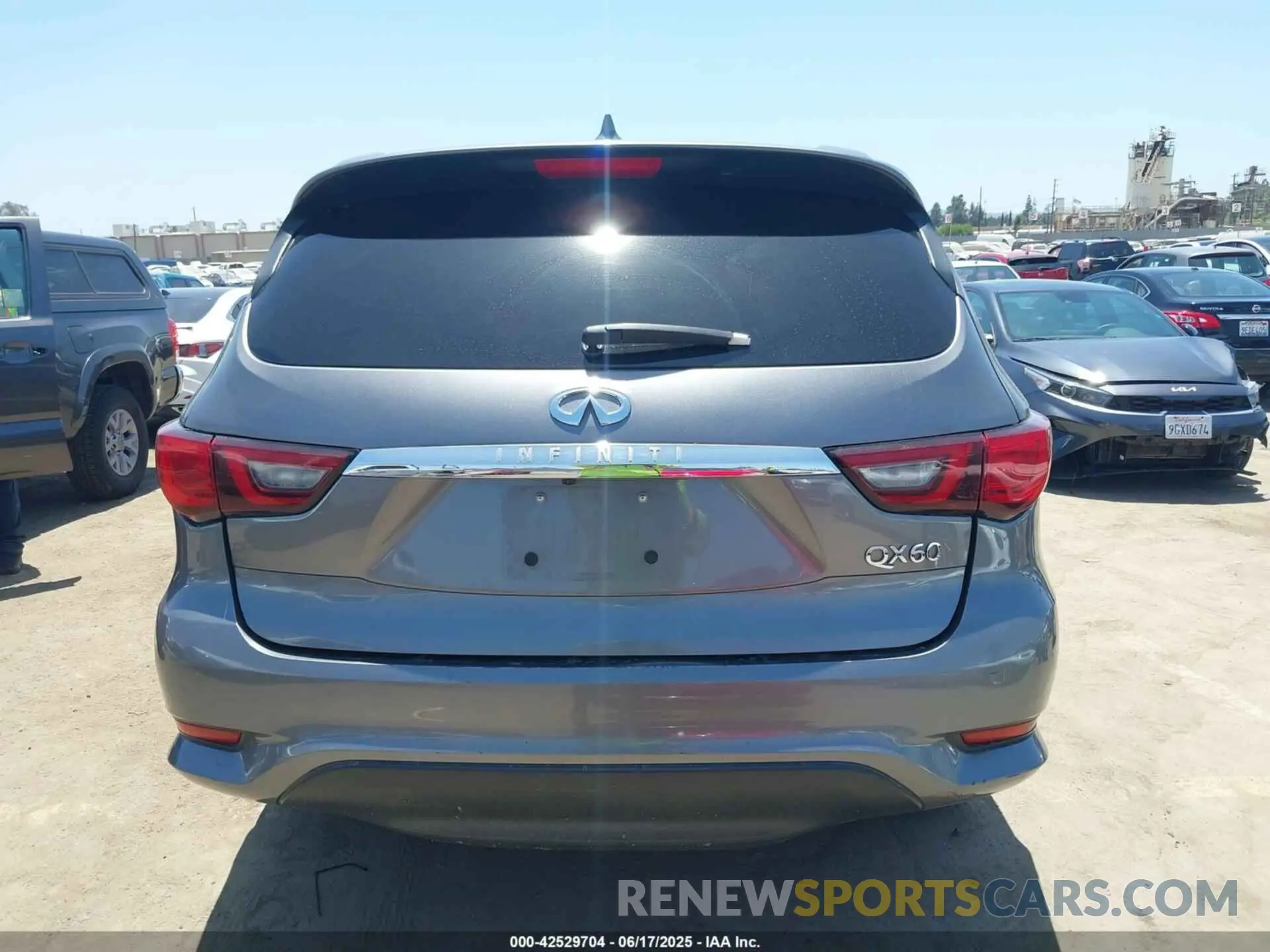 15 Photograph of a damaged car 5N1DL0MNXLC506142 INFINITI QX60 2020