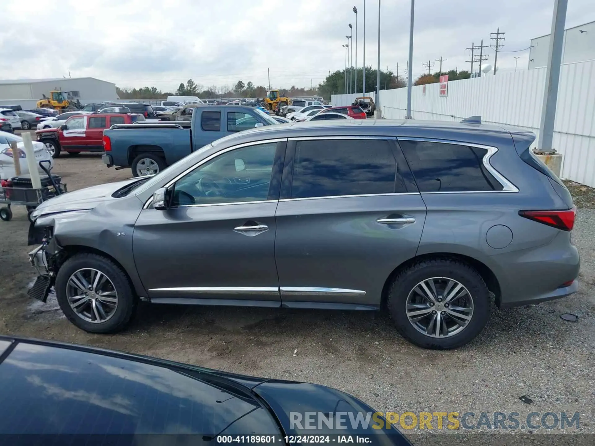 15 Photograph of a damaged car 5N1DL0MNXLC523376 INFINITI QX60 2020