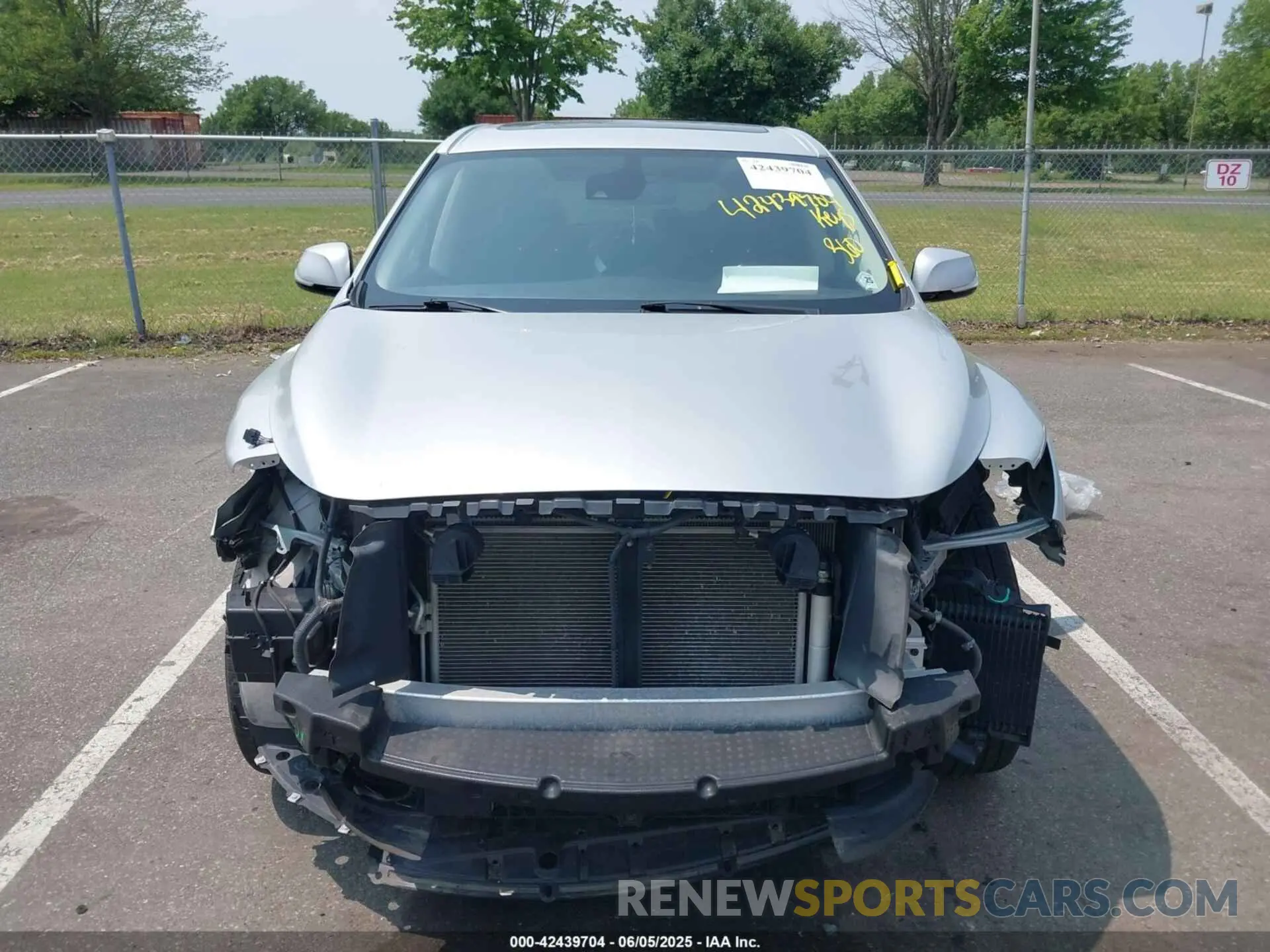 12 Photograph of a damaged car 5N1DL0MNXLC533955 INFINITI QX60 2020