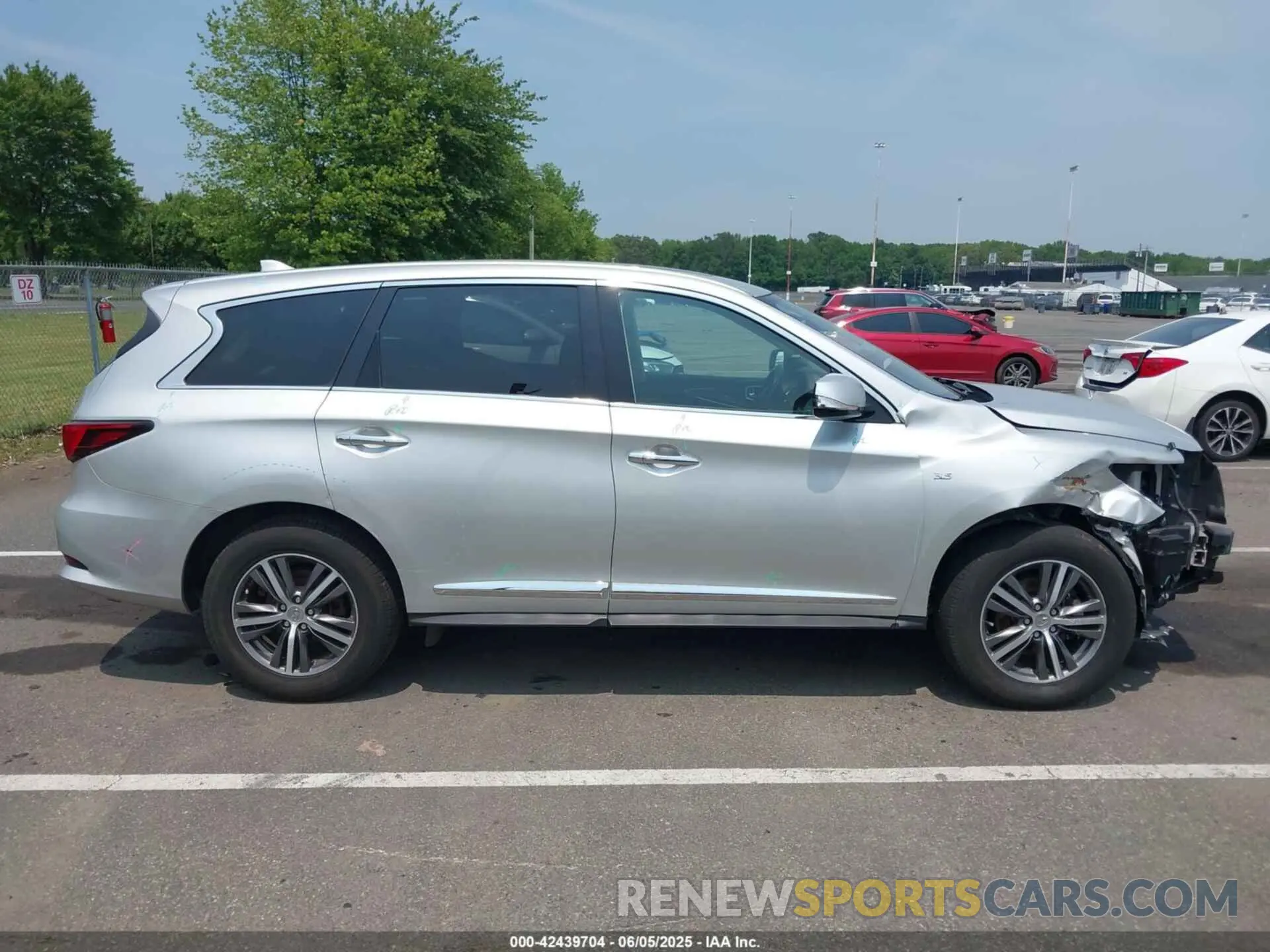 13 Photograph of a damaged car 5N1DL0MNXLC533955 INFINITI QX60 2020