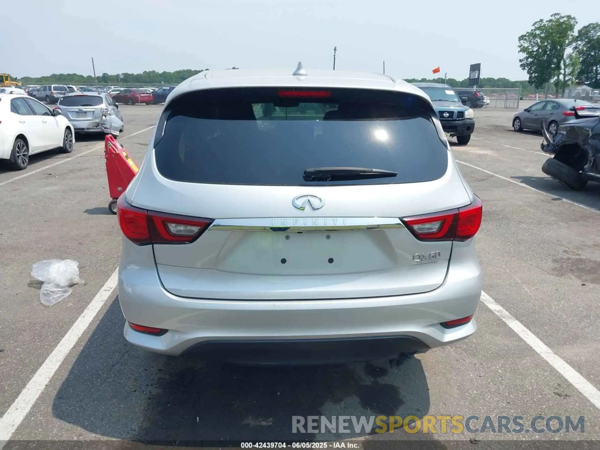 16 Photograph of a damaged car 5N1DL0MNXLC533955 INFINITI QX60 2020