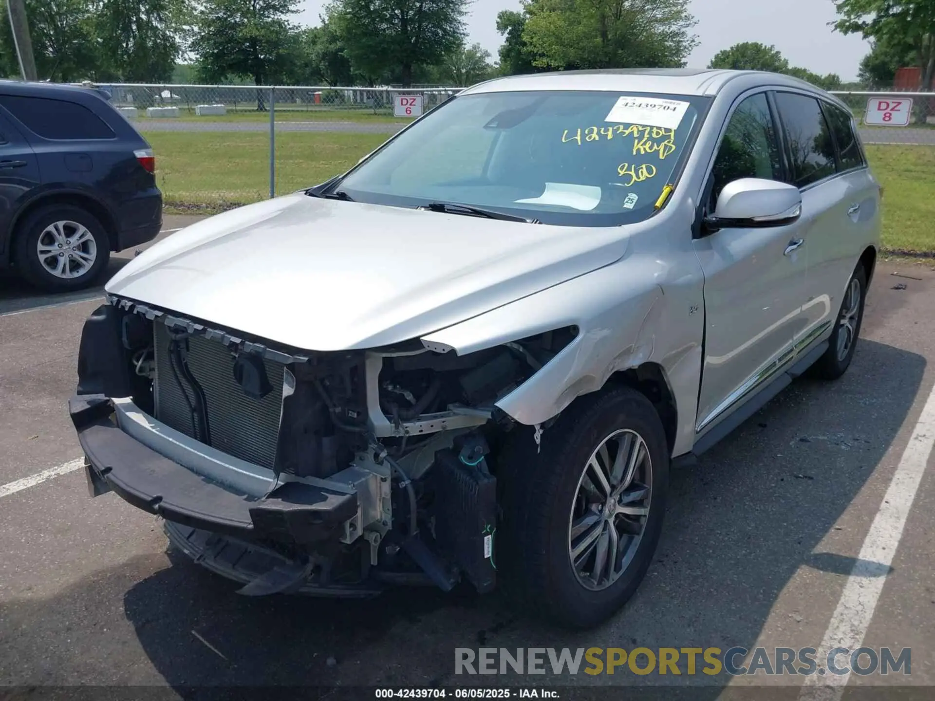17 Photograph of a damaged car 5N1DL0MNXLC533955 INFINITI QX60 2020