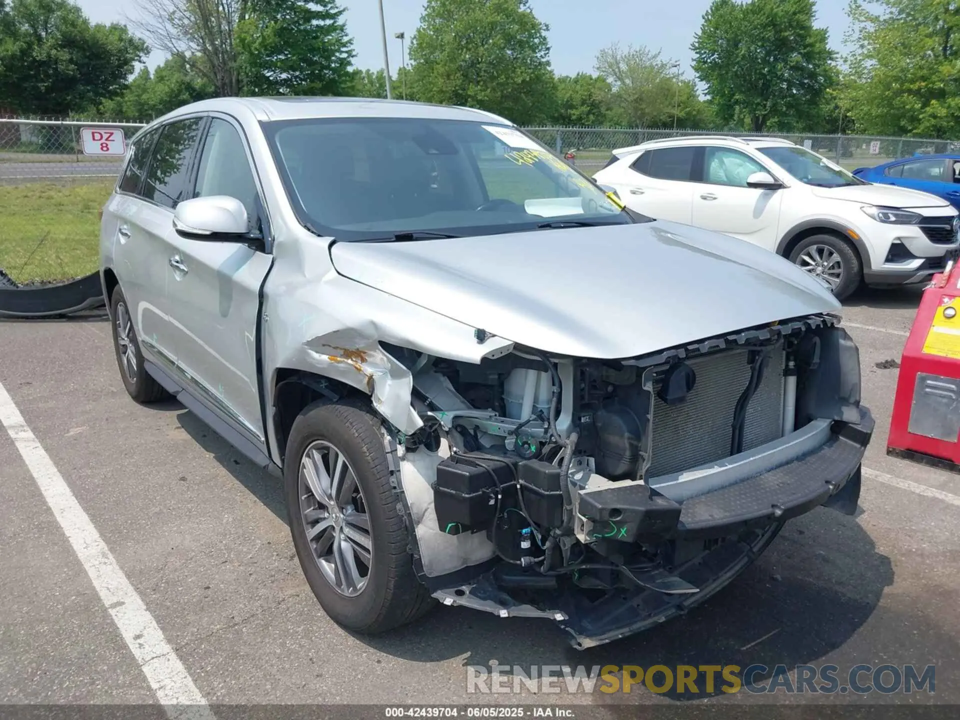 18 Photograph of a damaged car 5N1DL0MNXLC533955 INFINITI QX60 2020