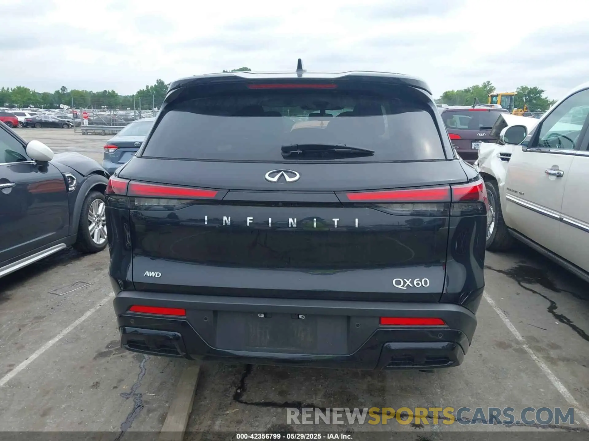 17 Photograph of a damaged car 5N1DL1ES9NC336319 INFINITI QX60 2022