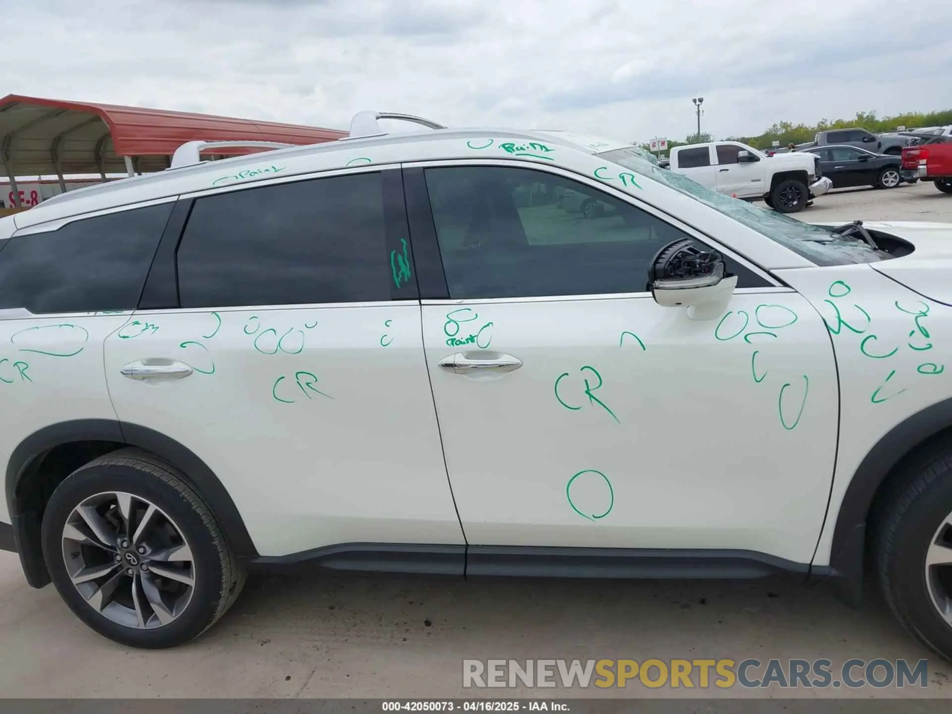 13 Photograph of a damaged car 5N1DL1FR4NC330262 INFINITI QX60 2022