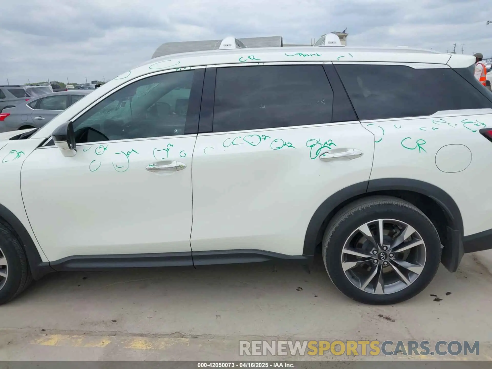 14 Photograph of a damaged car 5N1DL1FR4NC330262 INFINITI QX60 2022