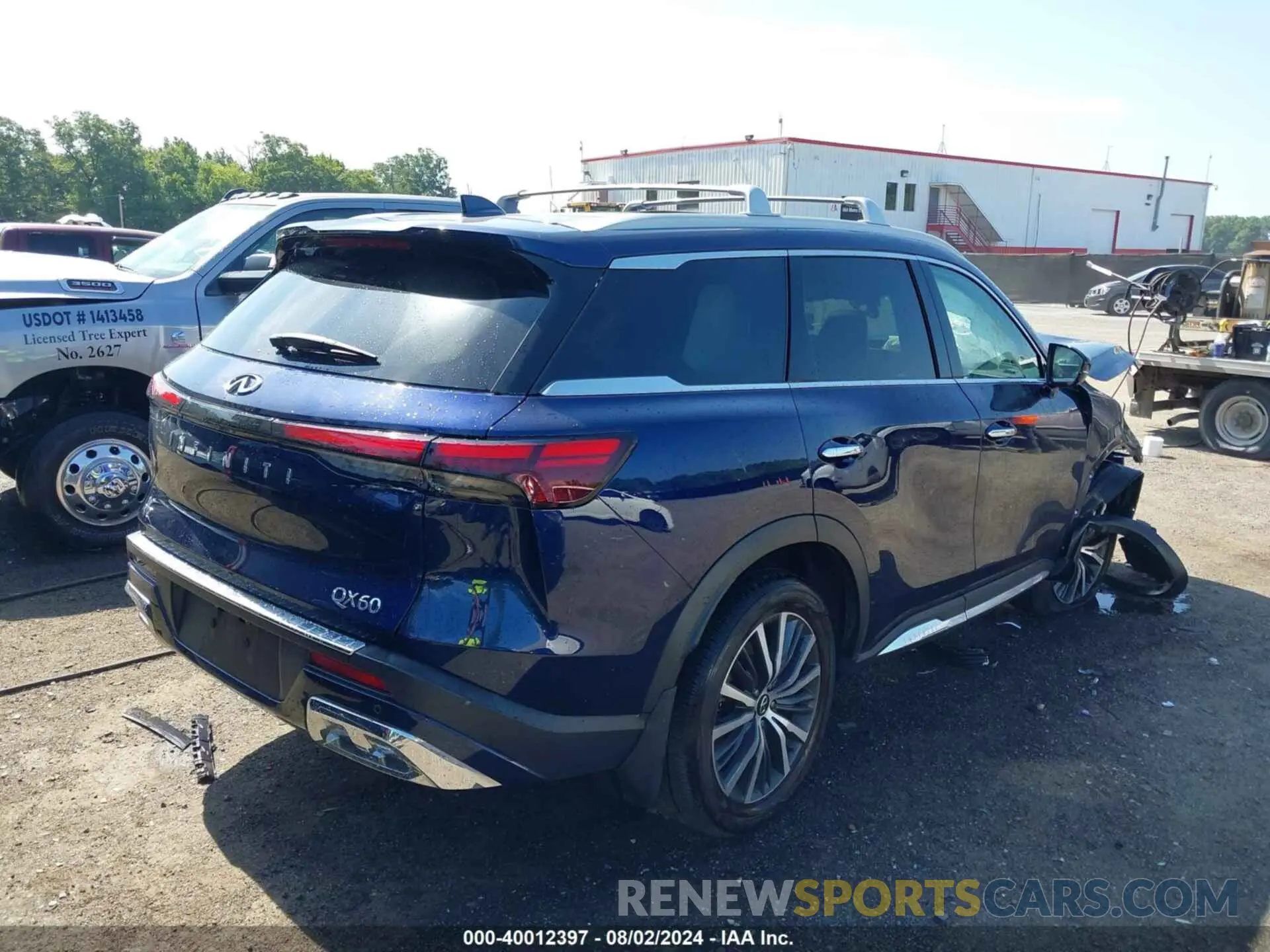 4 Photograph of a damaged car 5N1DL1GSXNC335760 INFINITI QX60 2022