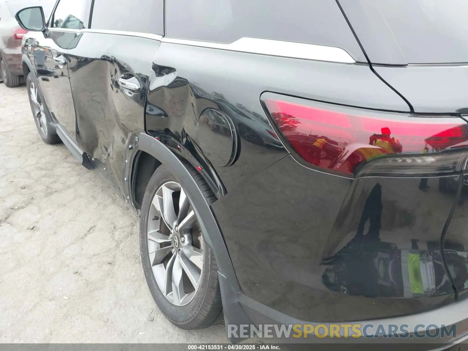 17 Photograph of a damaged car 5N1DL1FR0PC330892 INFINITI QX60 2023