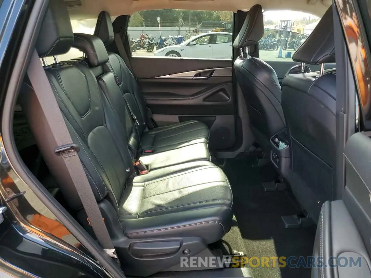 11 Photograph of a damaged car 5N1DL1FR0PC359194 INFINITI QX60 2023