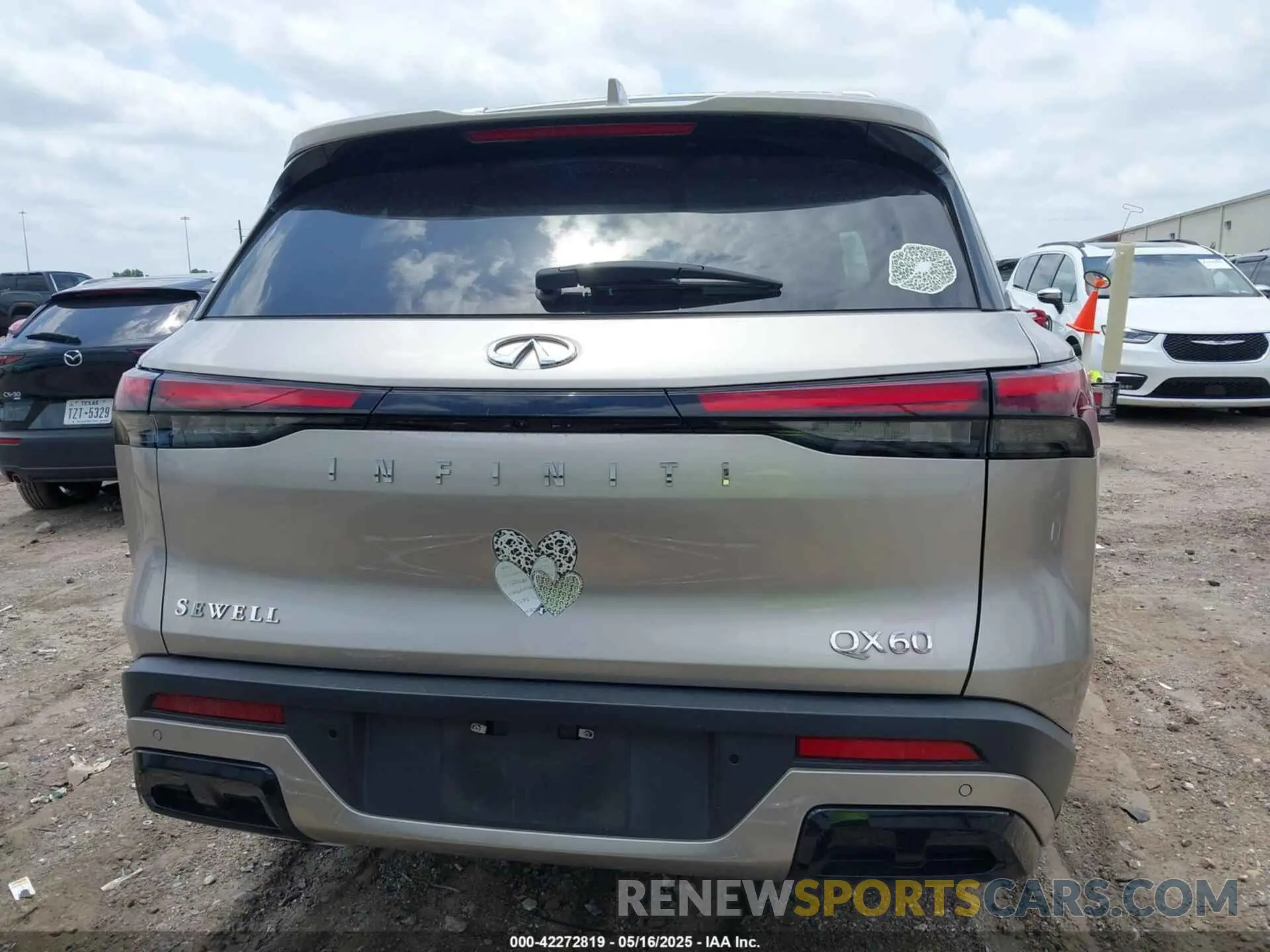 17 Photograph of a damaged car 5N1DL1FR8PC354793 INFINITI QX60 2023