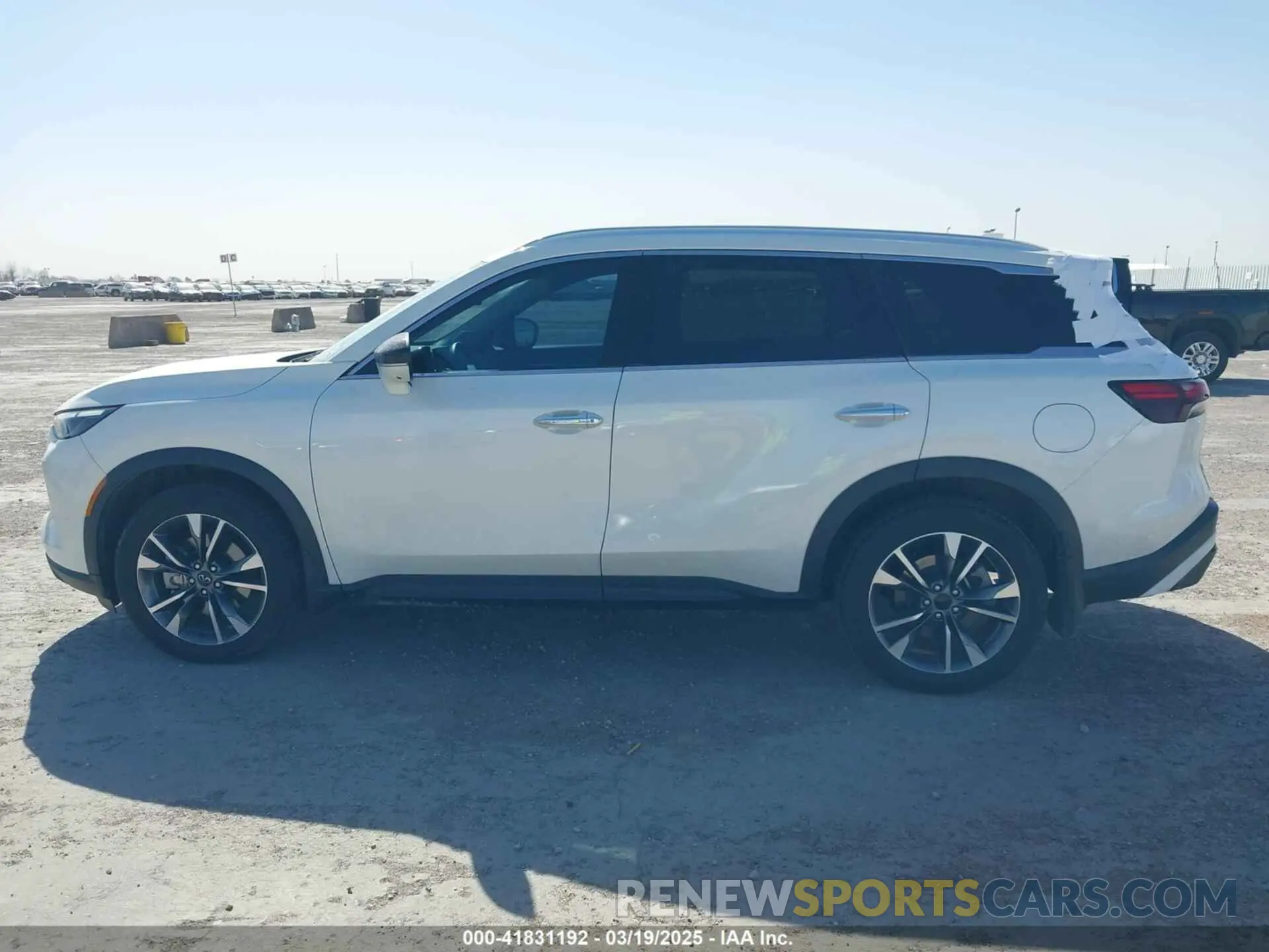 14 Photograph of a damaged car 5N1DL1FS2PC348961 INFINITI QX60 2023