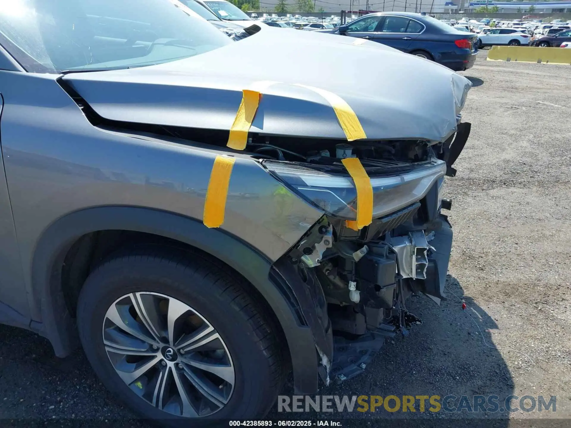17 Photograph of a damaged car 5N1DL1FS2PC368384 INFINITI QX60 2023