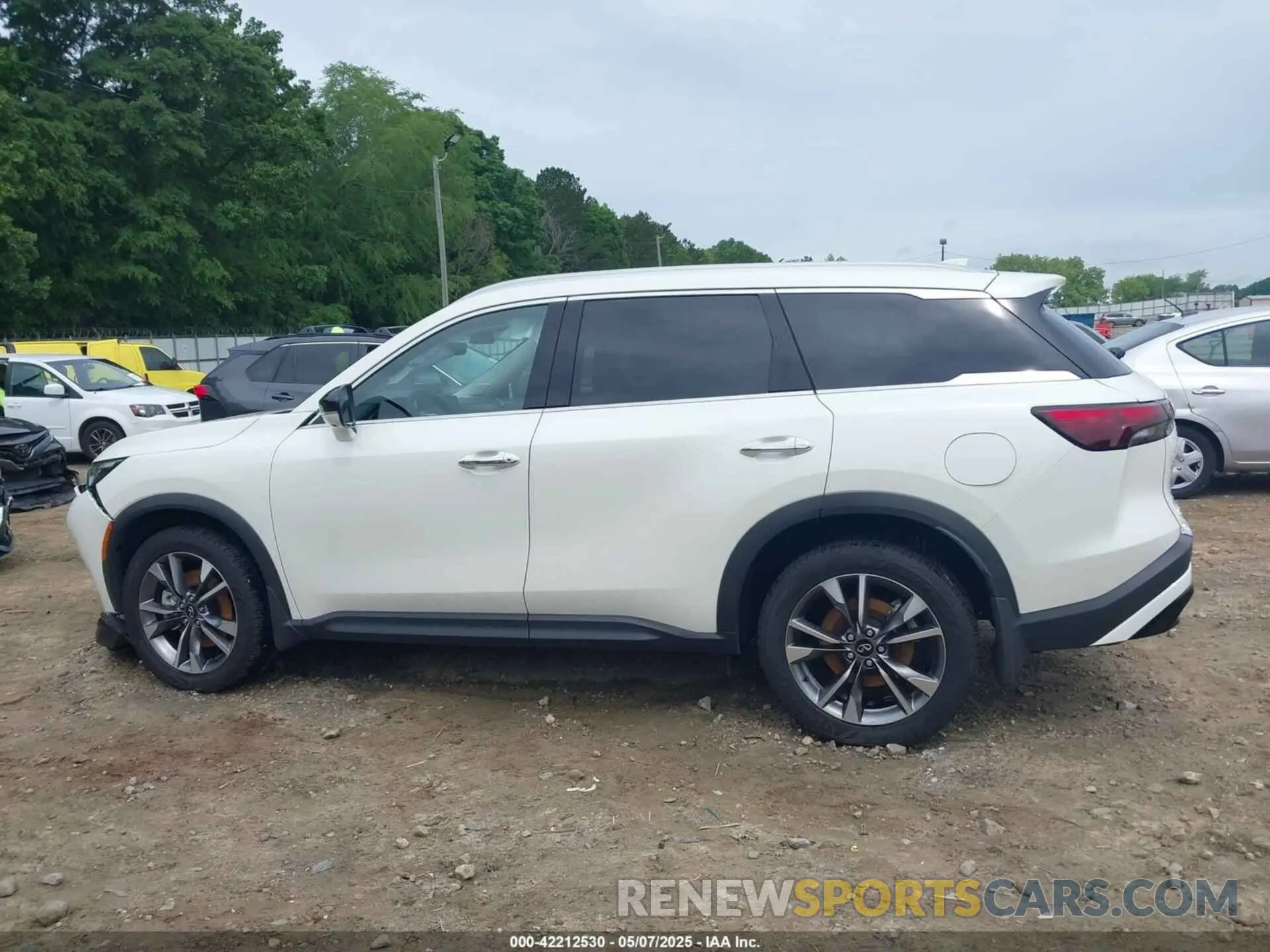 14 Photograph of a damaged car 5N1DL1FS7PC348051 INFINITI QX60 2023