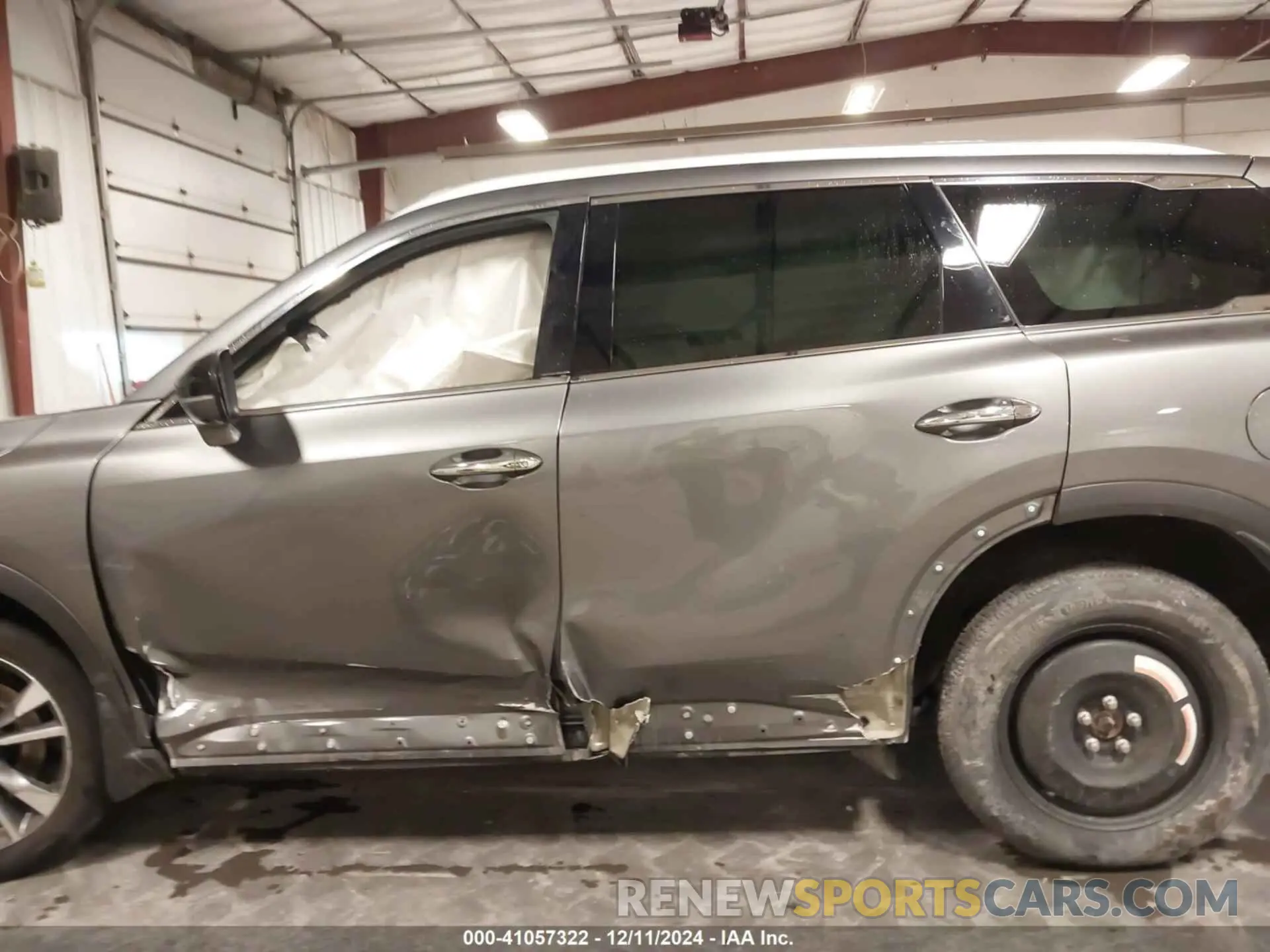 15 Photograph of a damaged car 5N1DL1FSXPC330675 INFINITI QX60 2023
