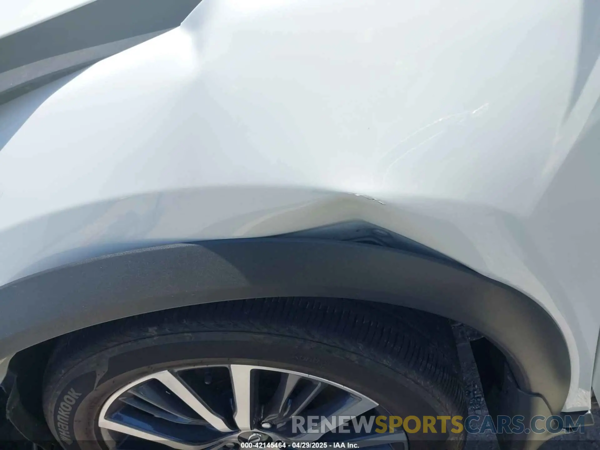 18 Photograph of a damaged car 5N1DL1GS1PC349100 INFINITI QX60 2023