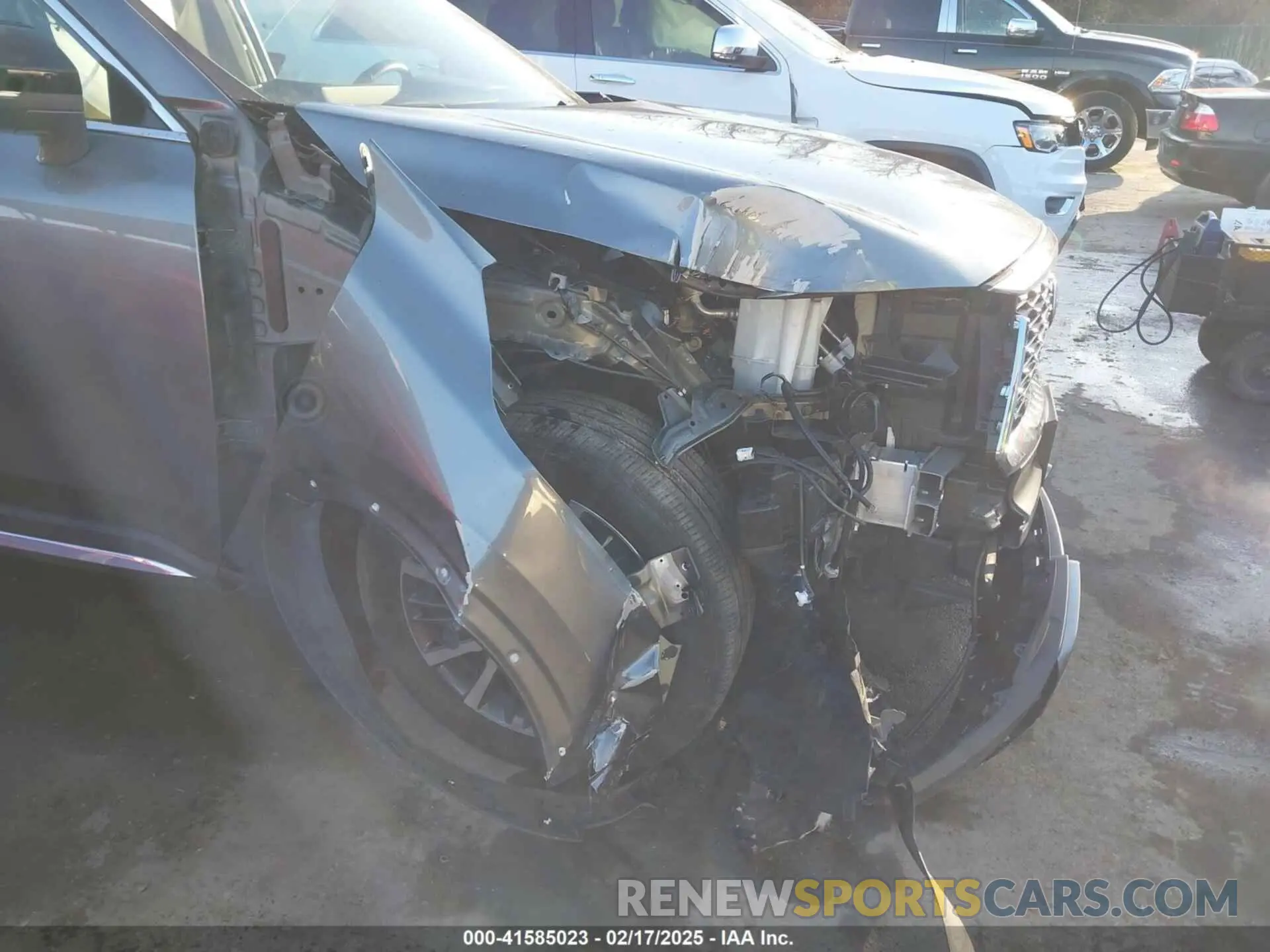 18 Photograph of a damaged car 5N1DL1GS4PC332940 INFINITI QX60 2023