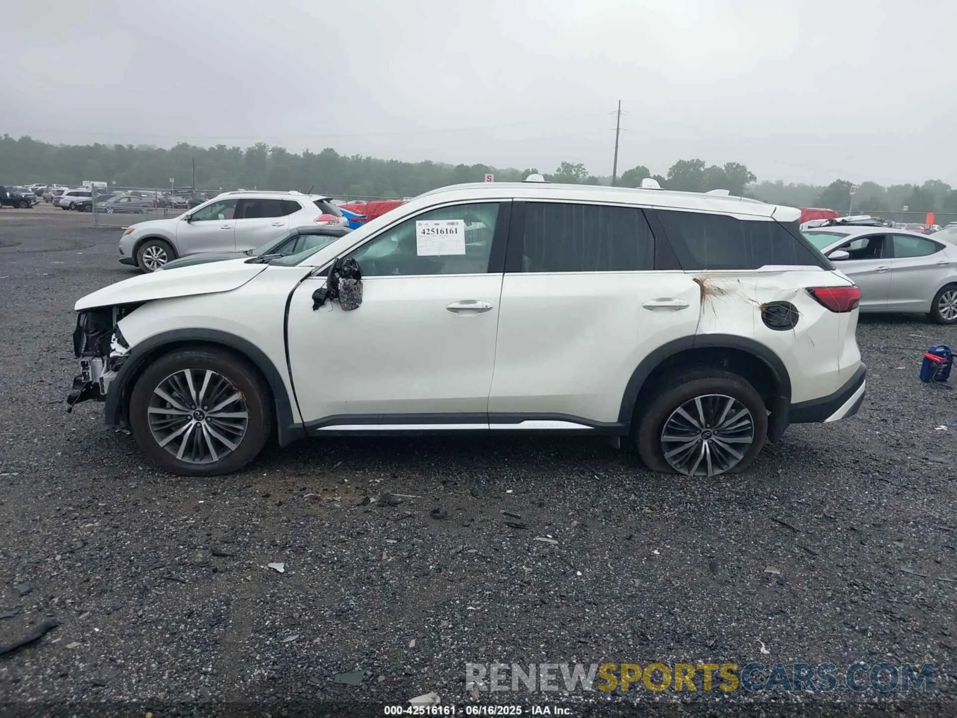 13 Photograph of a damaged car 5N1DL1GS9PC358014 INFINITI QX60 2023