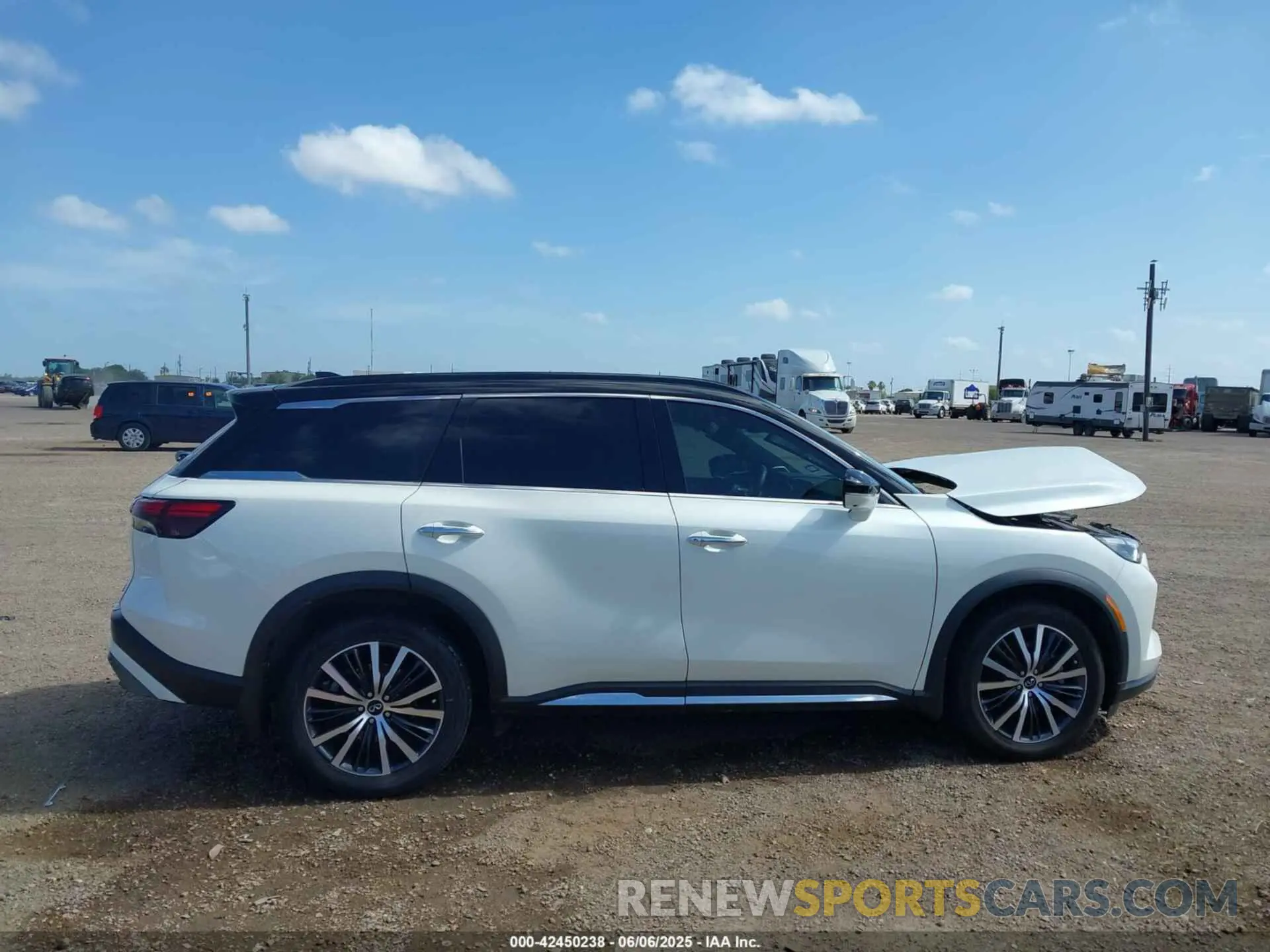 13 Photograph of a damaged car 5N1DL1HU8PC362121 INFINITI QX60 2023