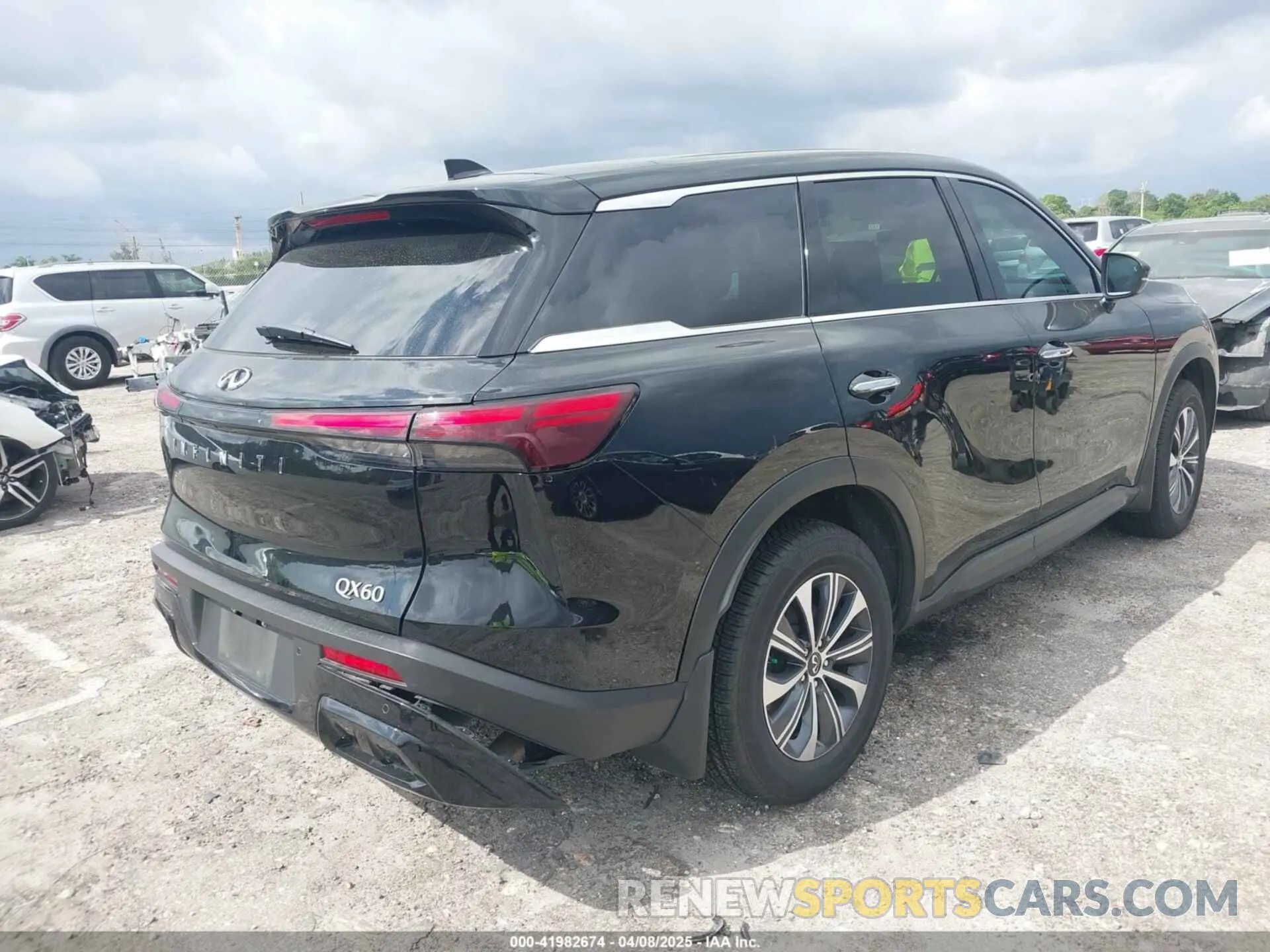 4 Photograph of a damaged car 5N1DL1ER5RC339107 INFINITI QX60 2024