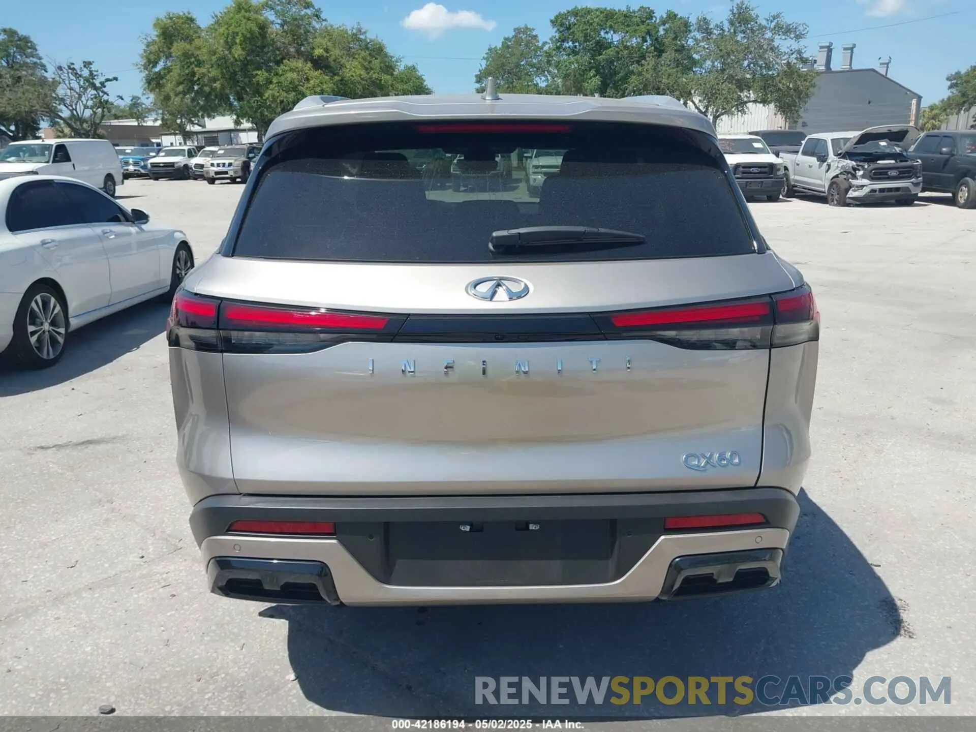 15 Photograph of a damaged car 5N1DL1FR3RC346815 INFINITI QX60 2024