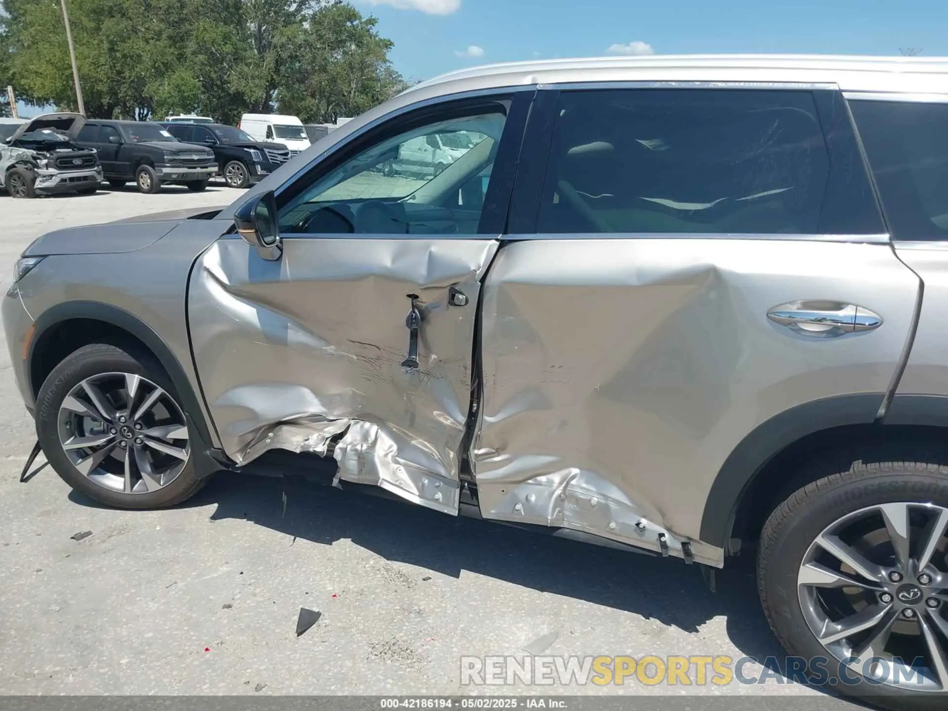6 Photograph of a damaged car 5N1DL1FR3RC346815 INFINITI QX60 2024