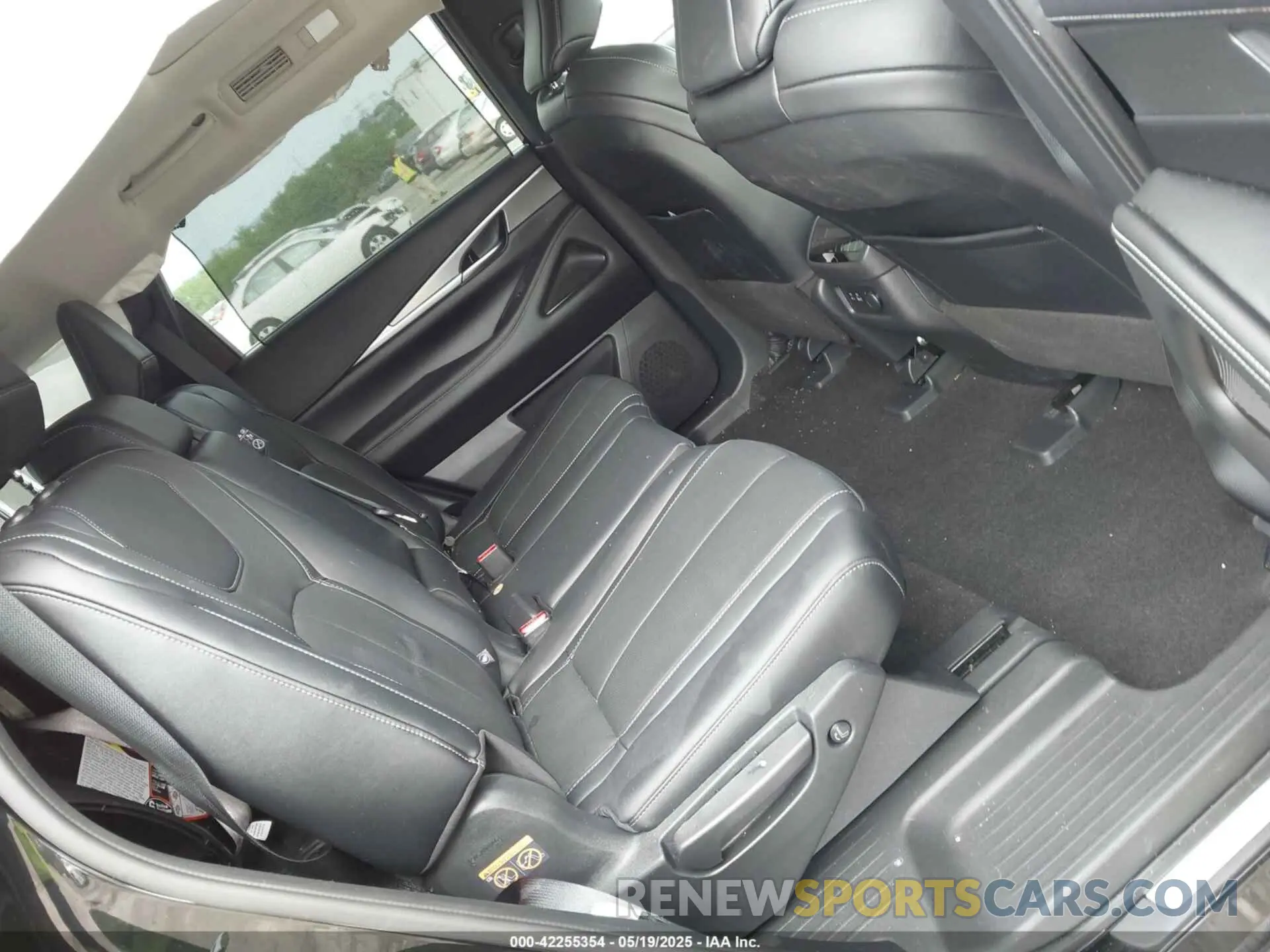 8 Photograph of a damaged car 5N1DL1FS1RC335847 INFINITI QX60 2024