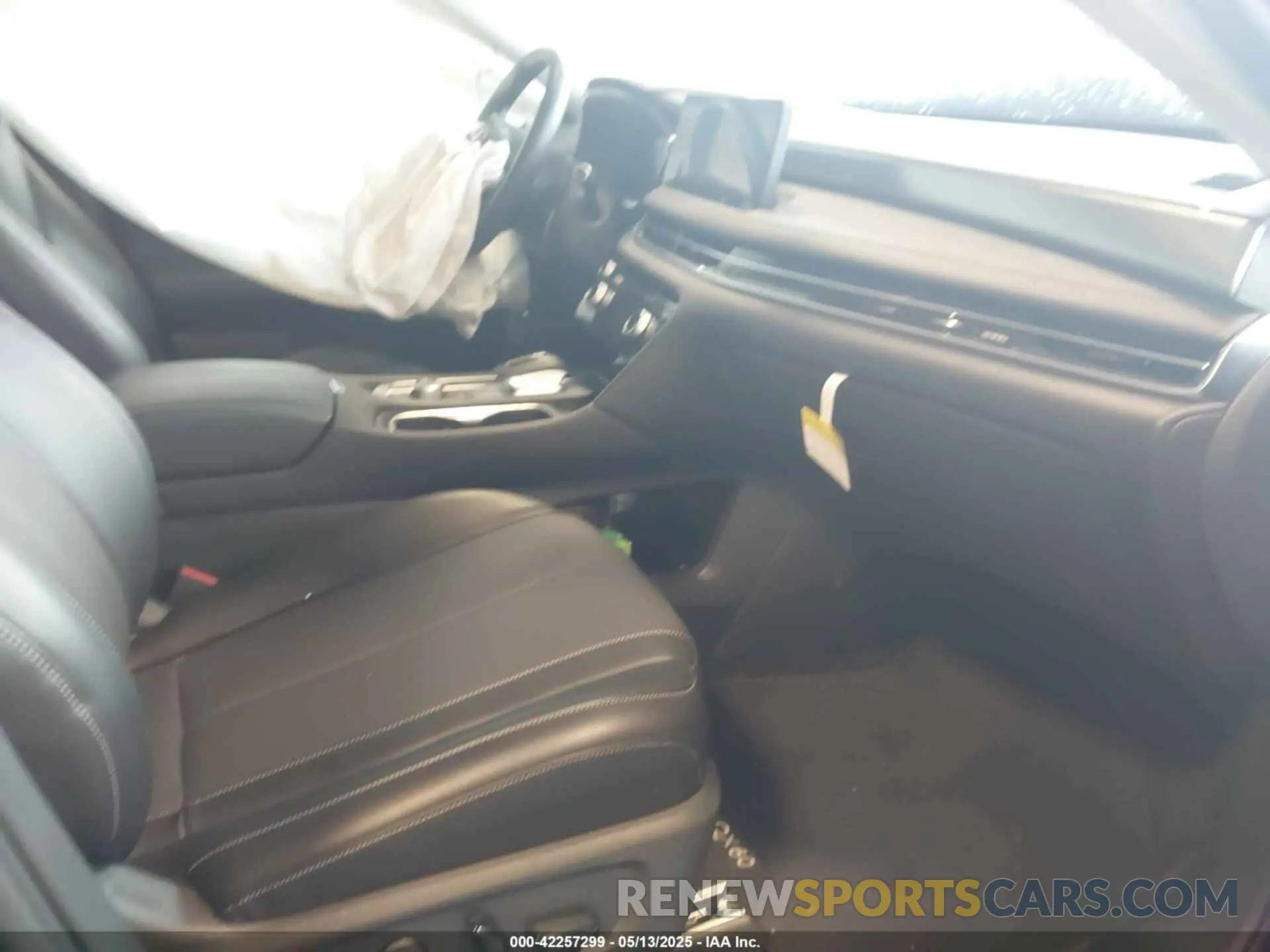 5 Photograph of a damaged car 5N1DL1FS5RC353672 INFINITI QX60 2024