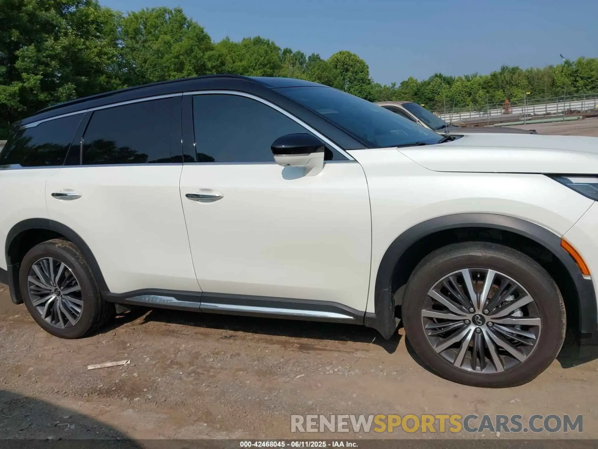 13 Photograph of a damaged car 5N1DL1HU1RC346152 INFINITI QX60 2024