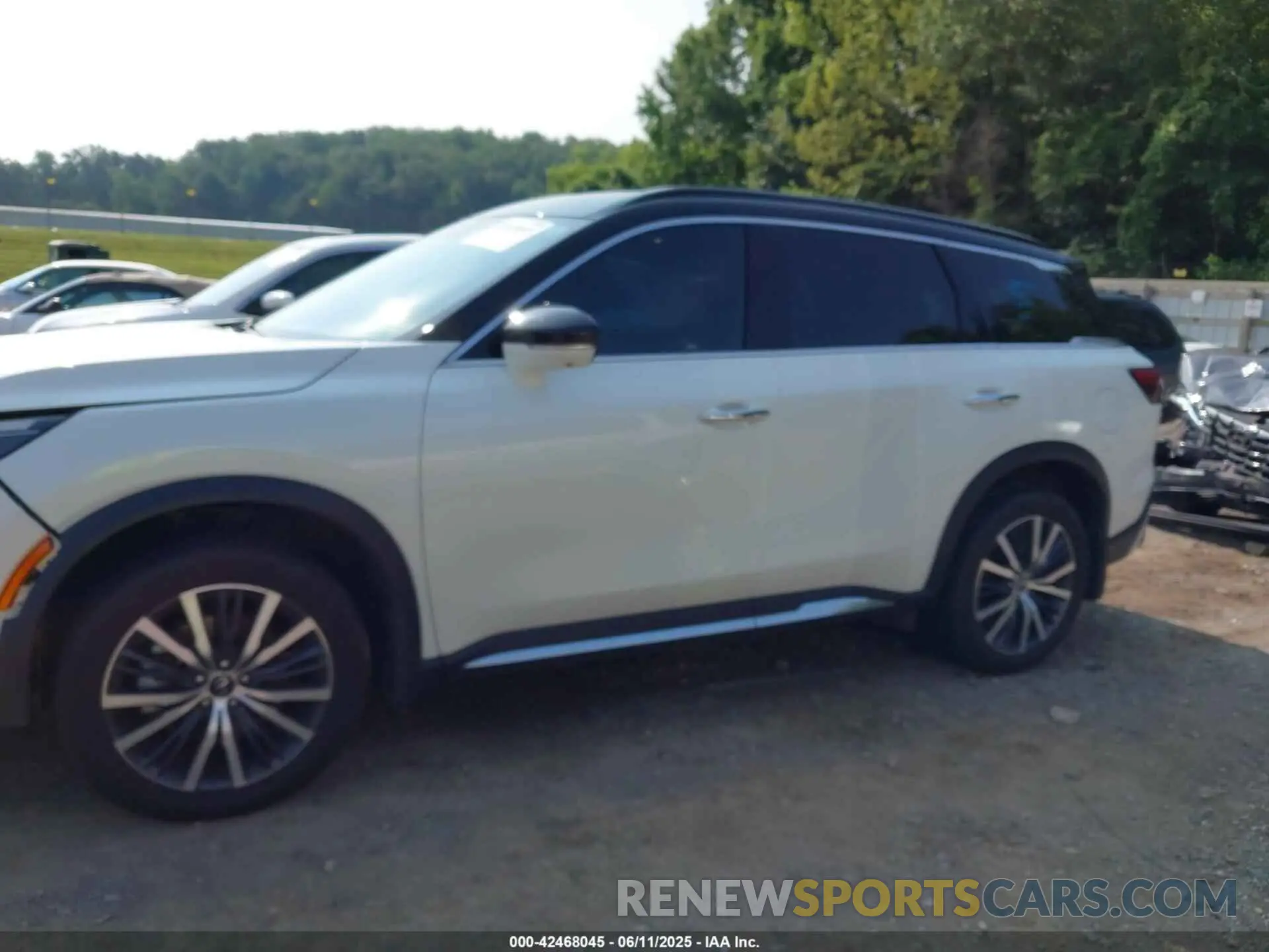 14 Photograph of a damaged car 5N1DL1HU1RC346152 INFINITI QX60 2024